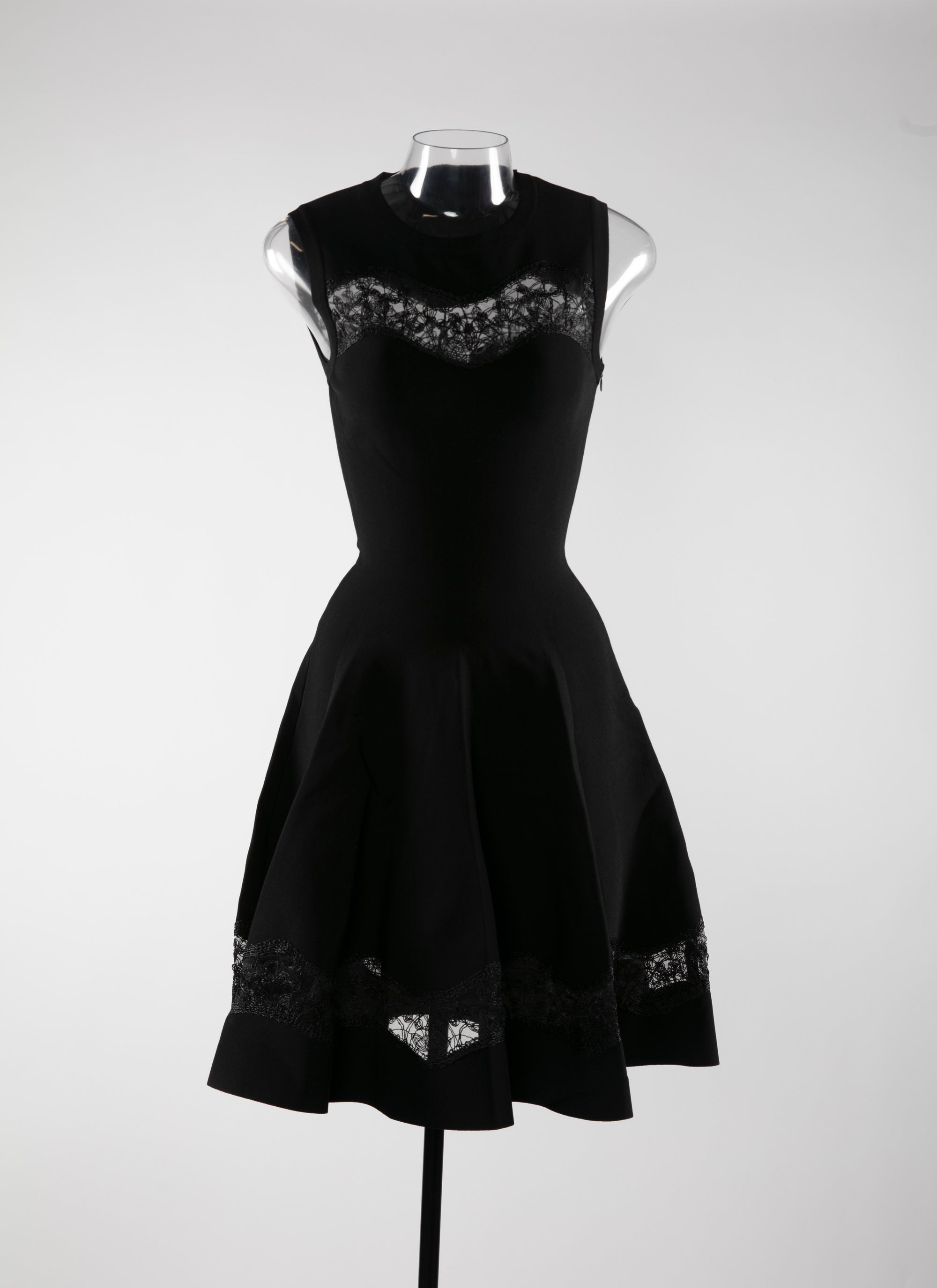 Robe patineuse en dentelle - Noir