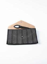 Studded Oum clutch bag - Black intense