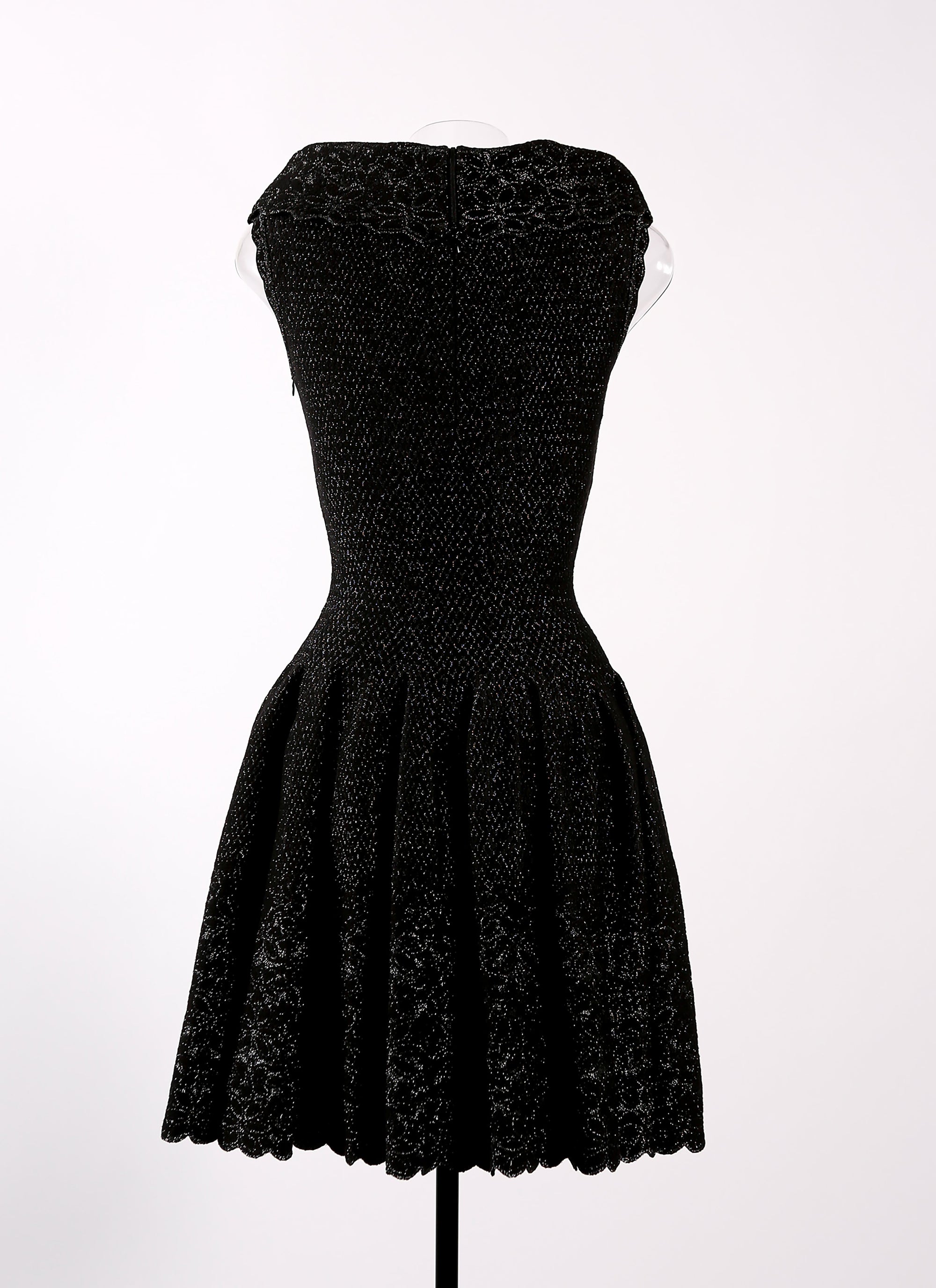 Patio sleeveless mesh dress with closed collar - Black & Silver