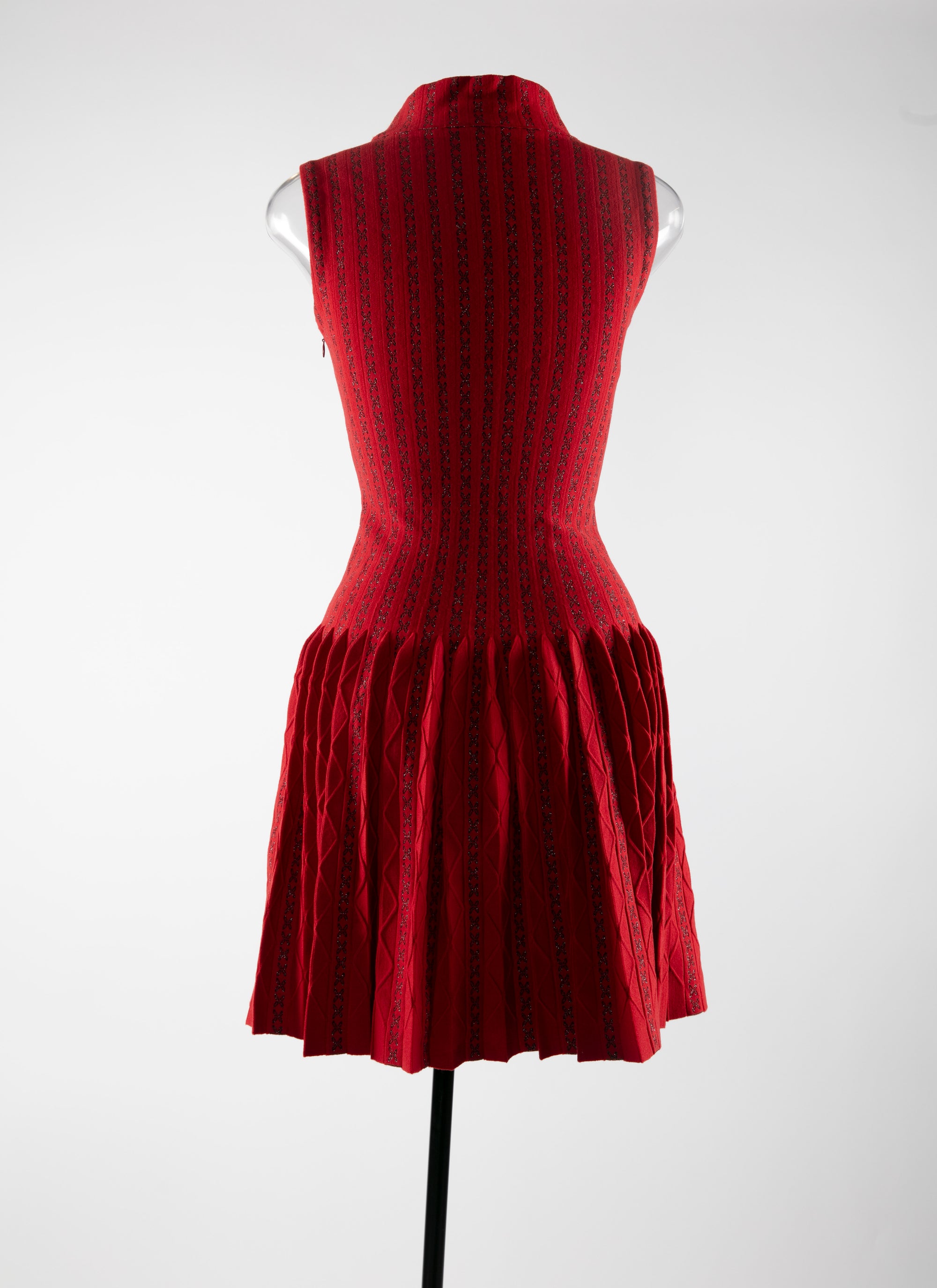 Sleeveless wool pleated turtleneck dress - Red & Black