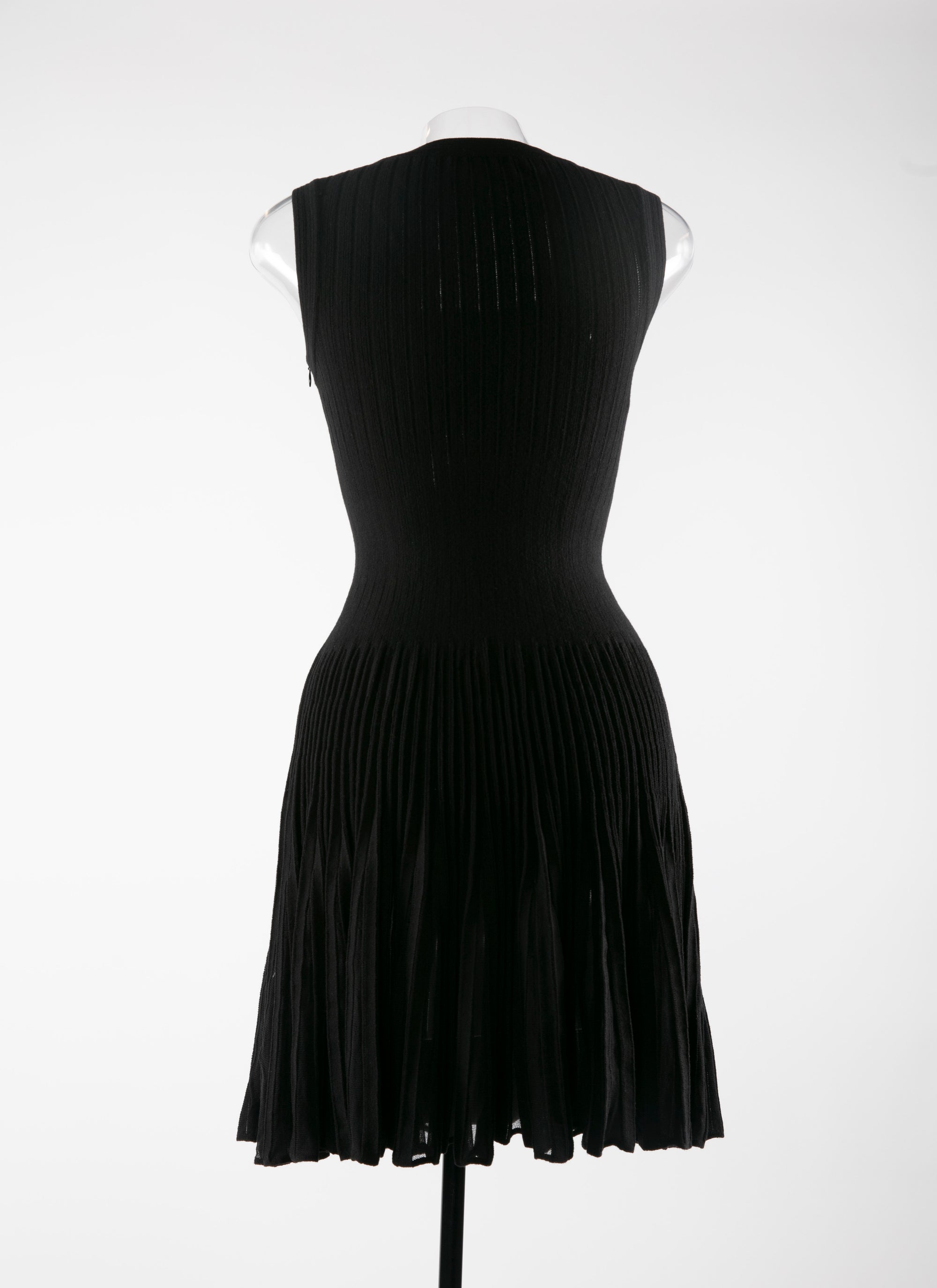 Sleeveless wool slim-fit dress - Black intense