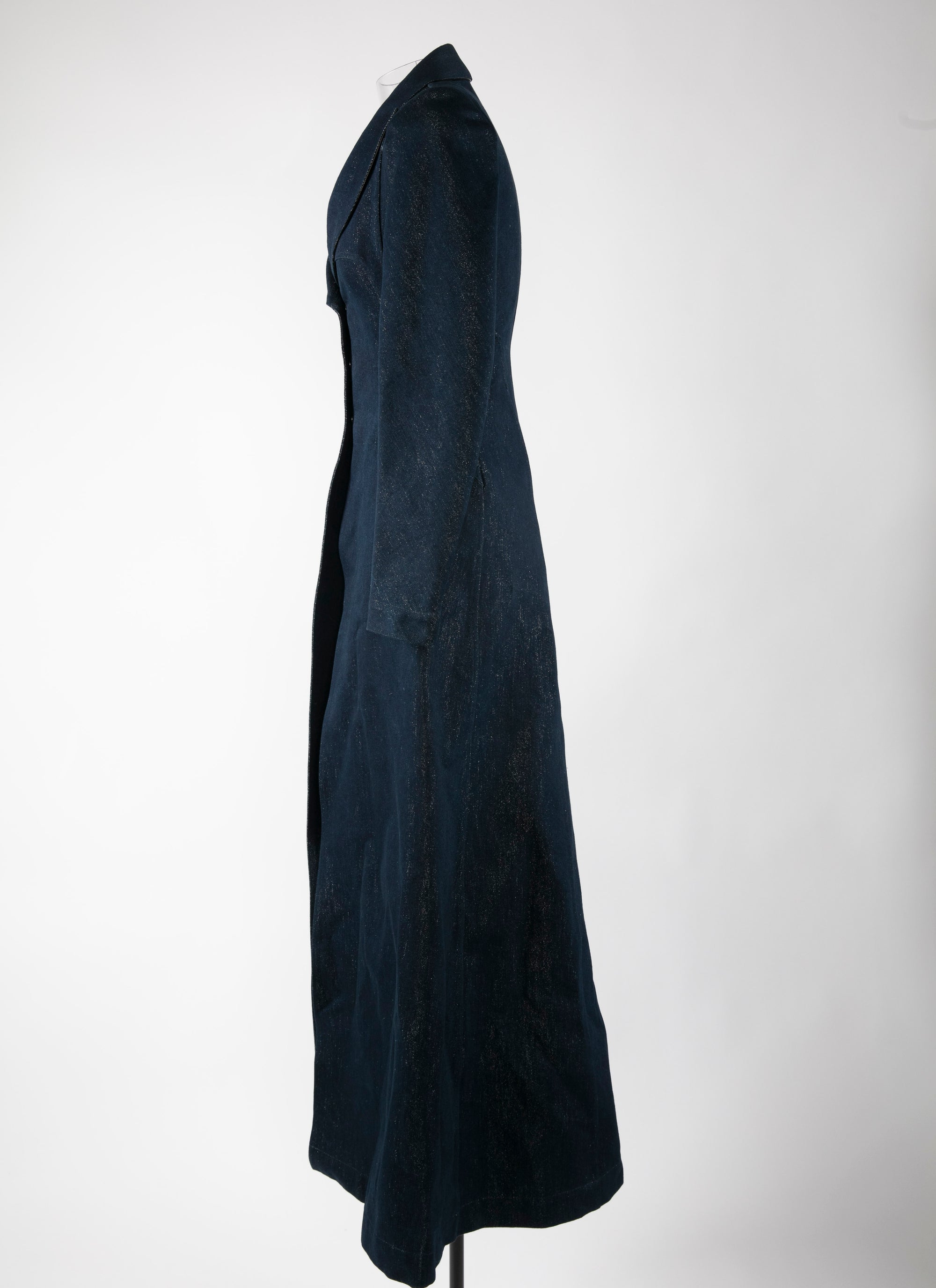 Very long buttoned coat with rounded collar - Silver