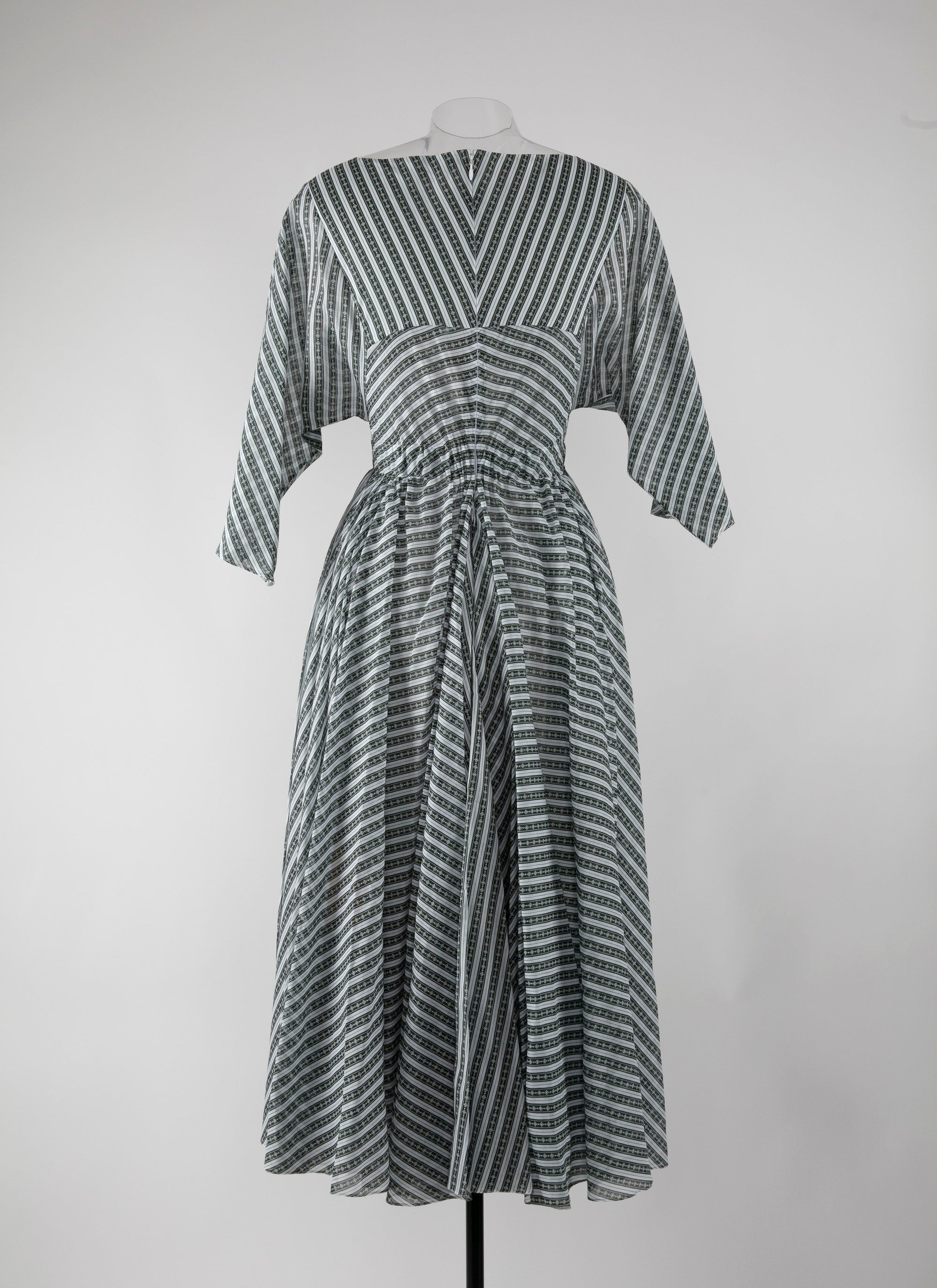 Boudoir 3/4 sleeve dress - White & Green
