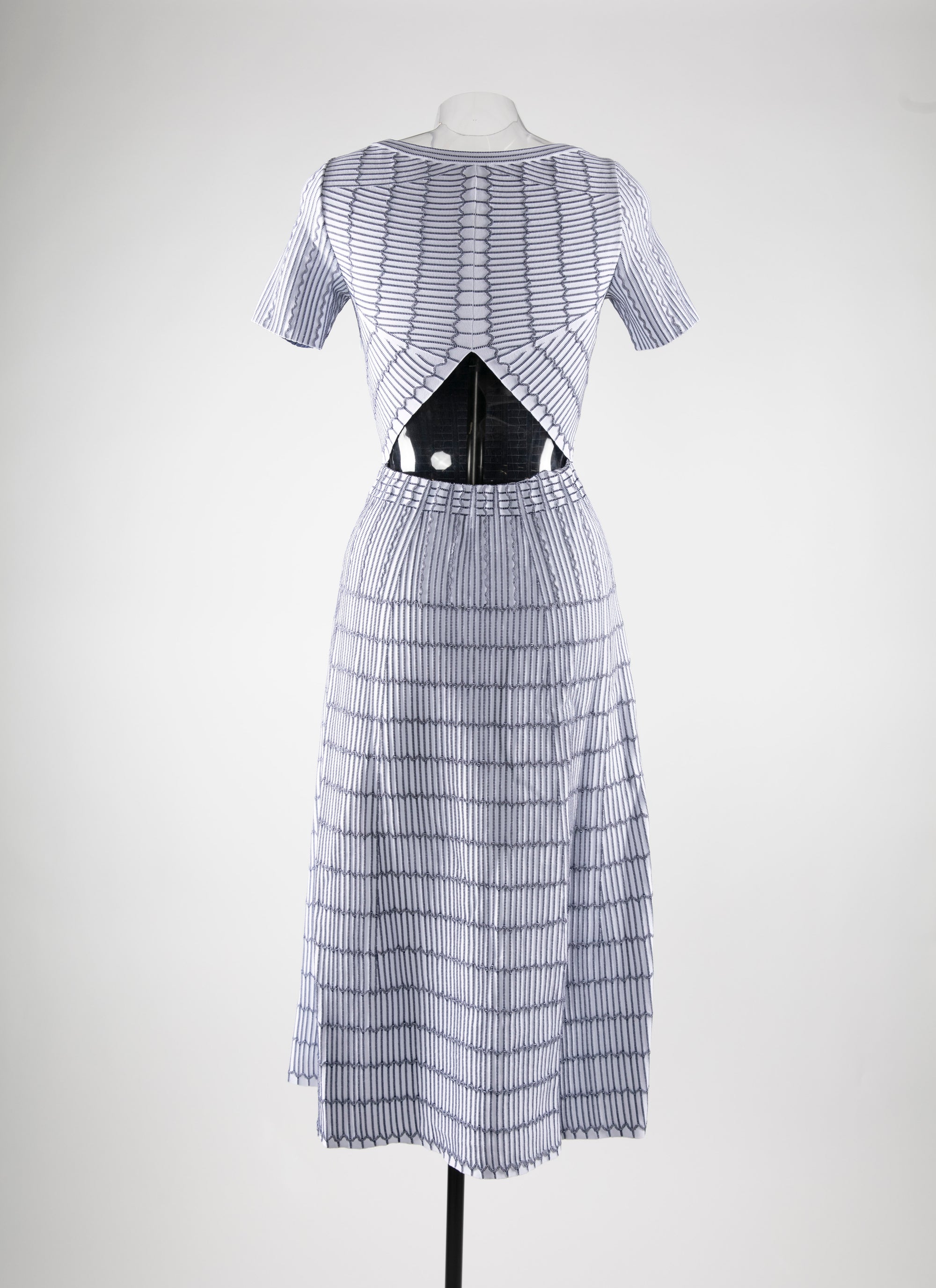 Robe à manches courtes ornée de détails côtelés - Blanc & Bleu