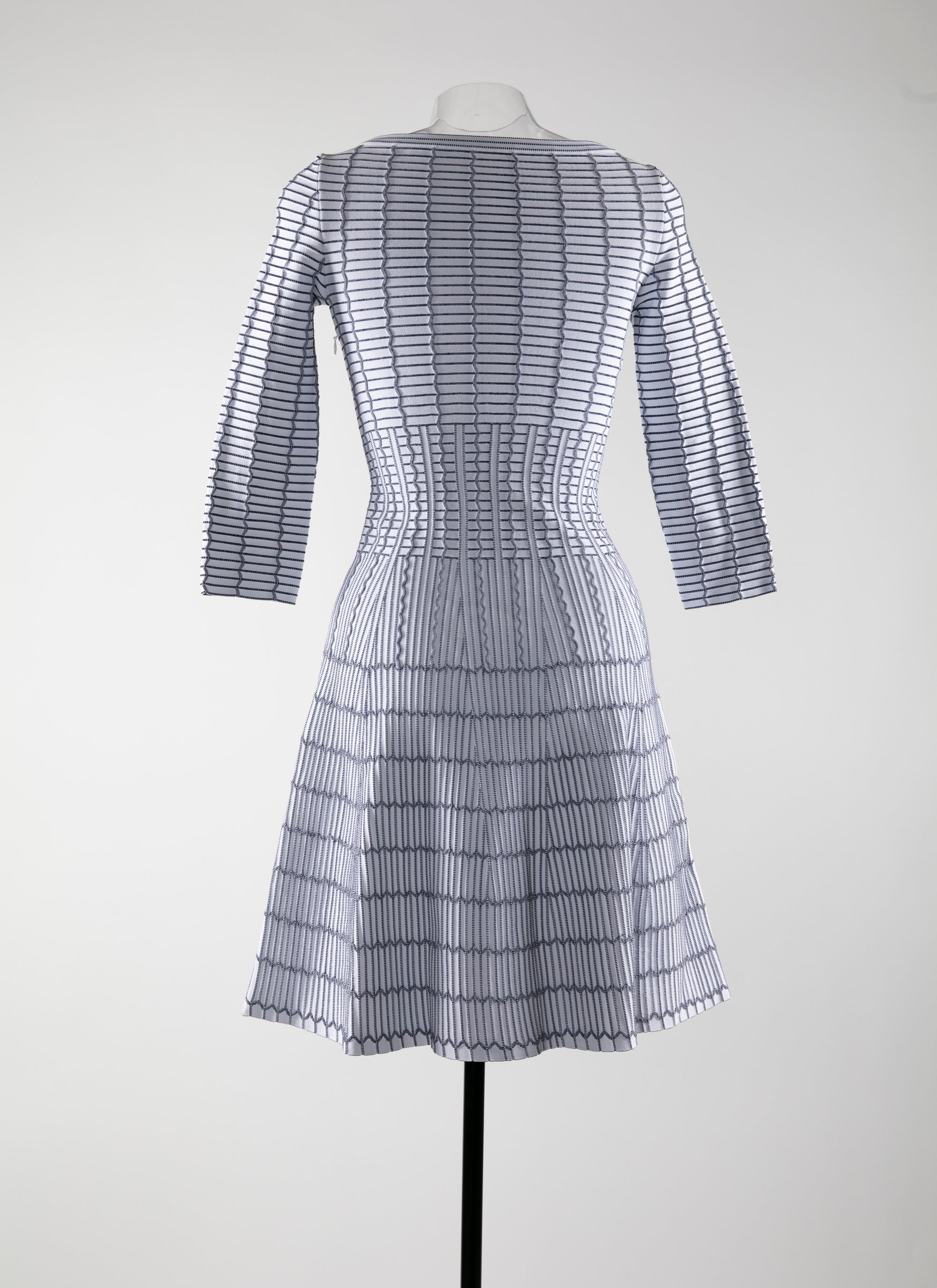 3/4-sleeve Pagoda knitted dress - White & Blue