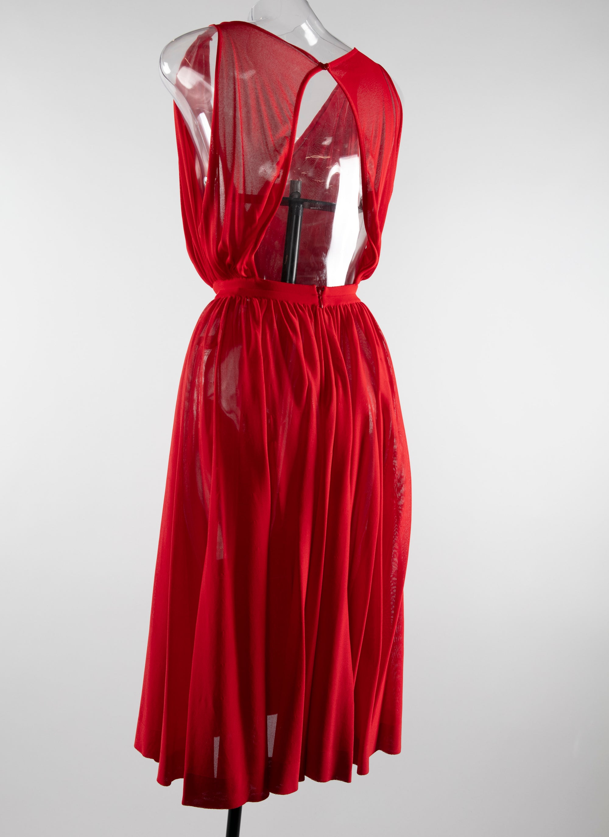Robe courte avec décolleté en V plongeant et dos nu - Ecarlate