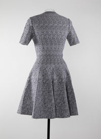 Robe patineuse à col v en laine - Blanc & Noir