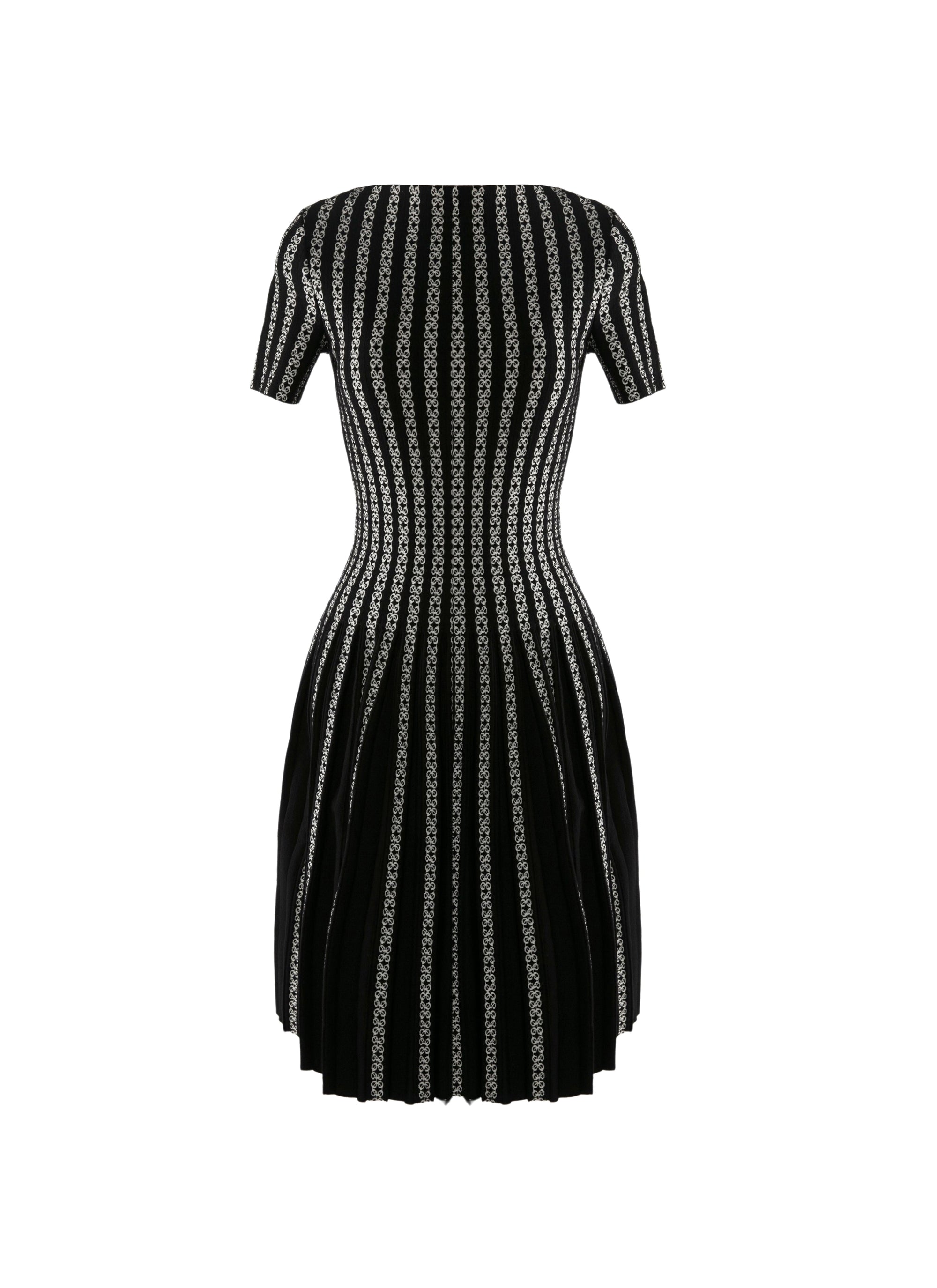 Short-sleeved pleated dress - Black & White