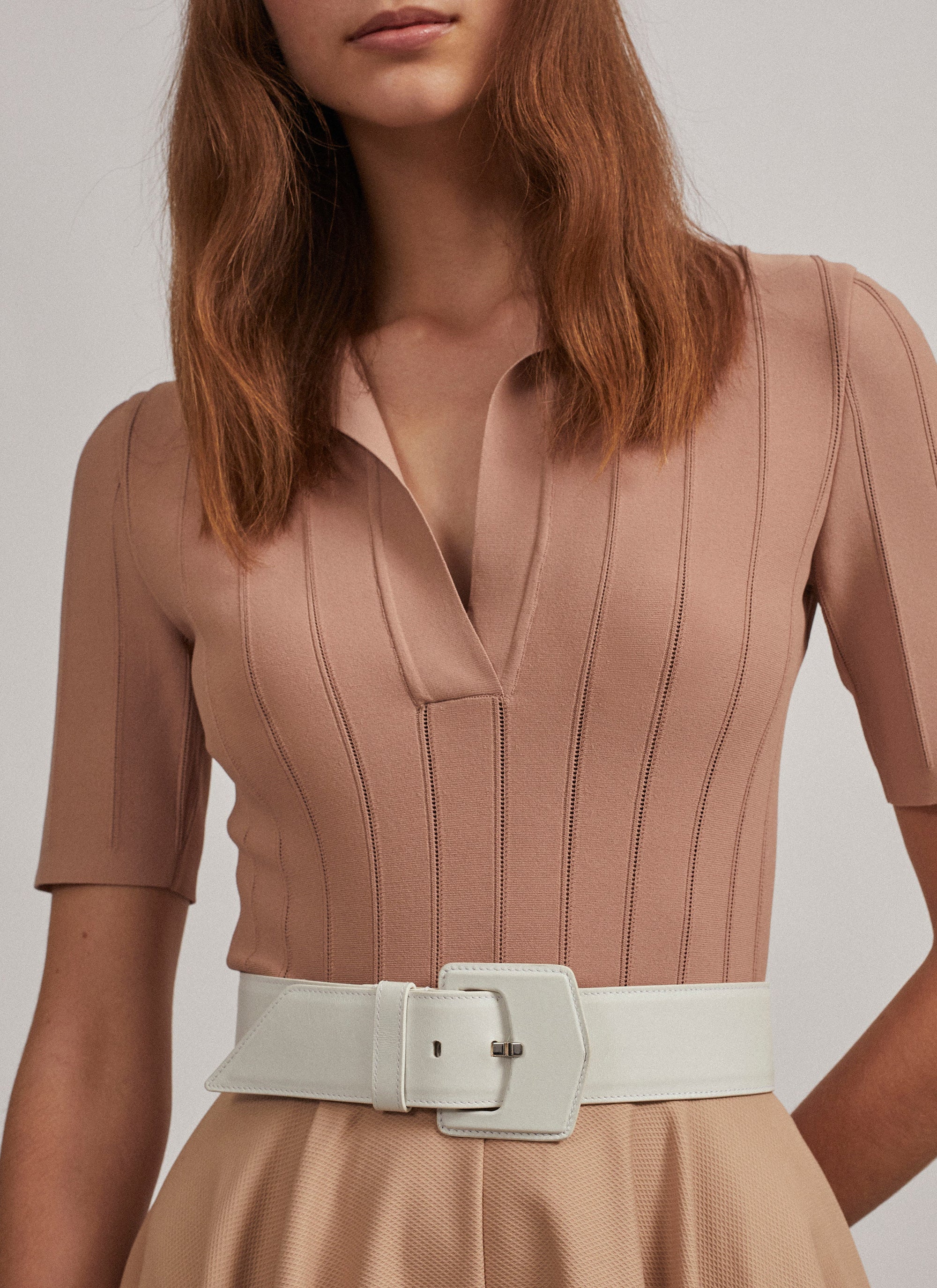 Ceinture à boucle géométrique oversize en cuir - Almandite