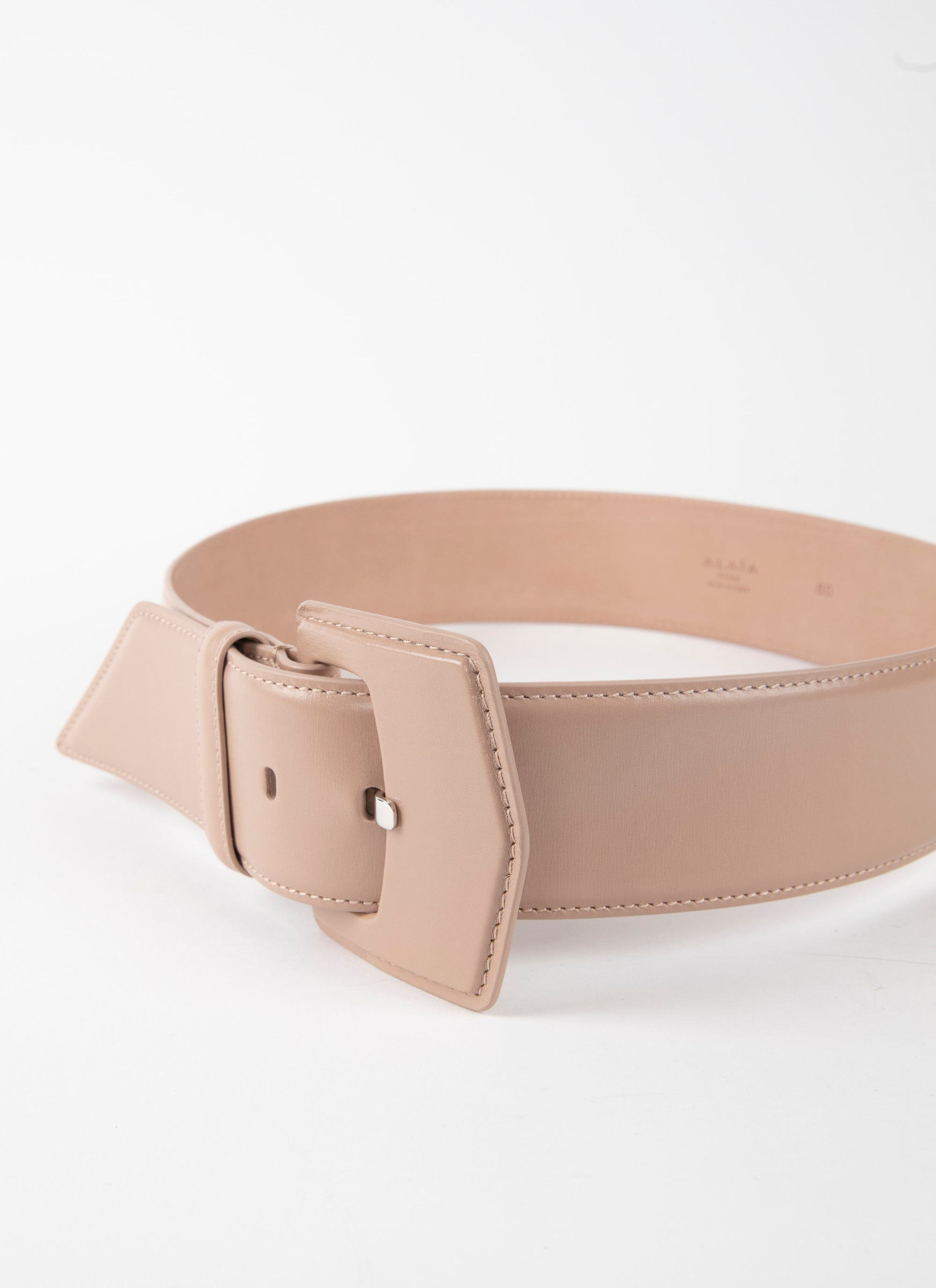 Ceinture à boucle géométrique oversize en cuir - Sable