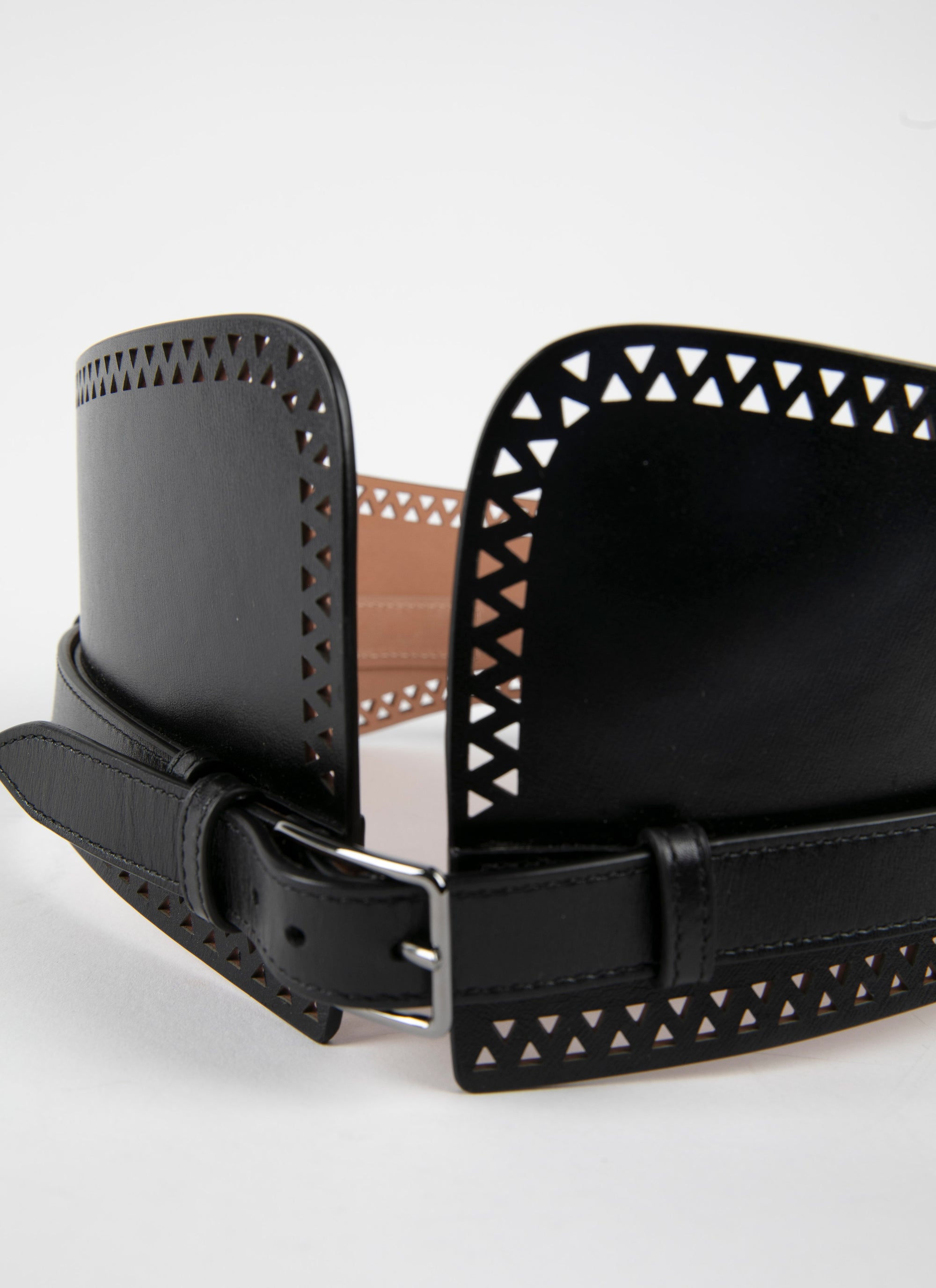 Wide openwork belt in leather - Black intense