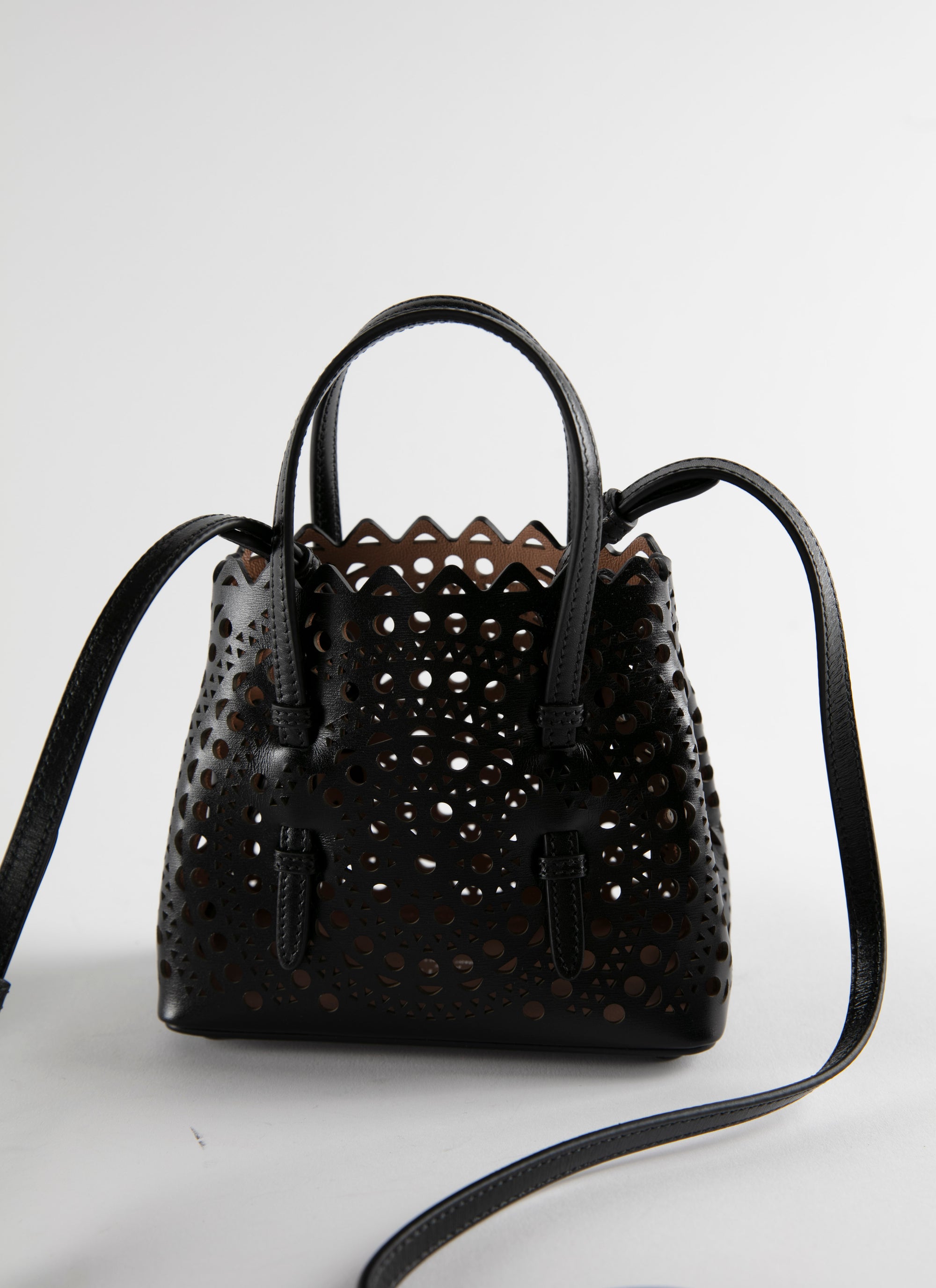Nano bag Mina in leather - Black intense