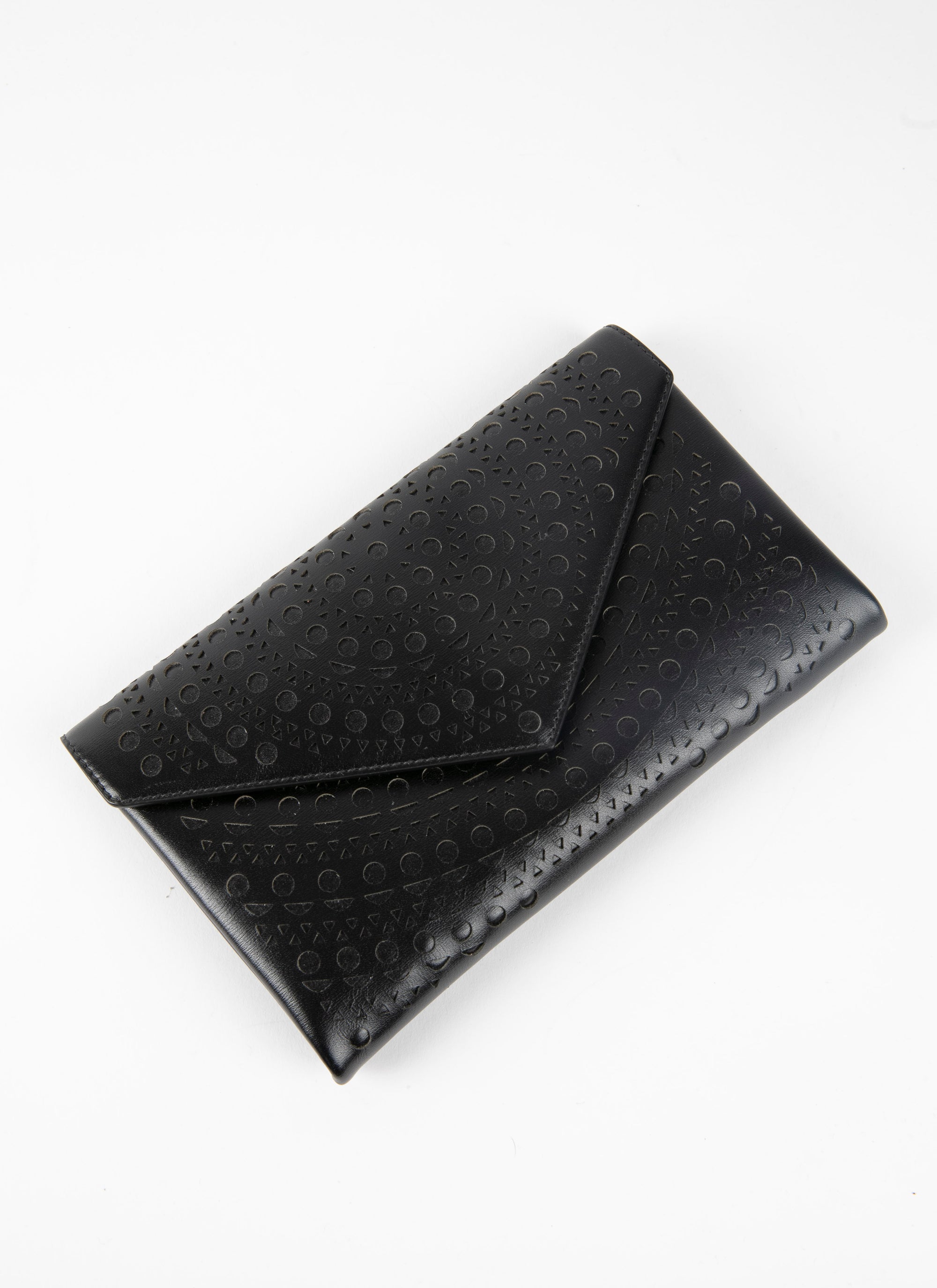 Openwork clutch bag in leather - Black