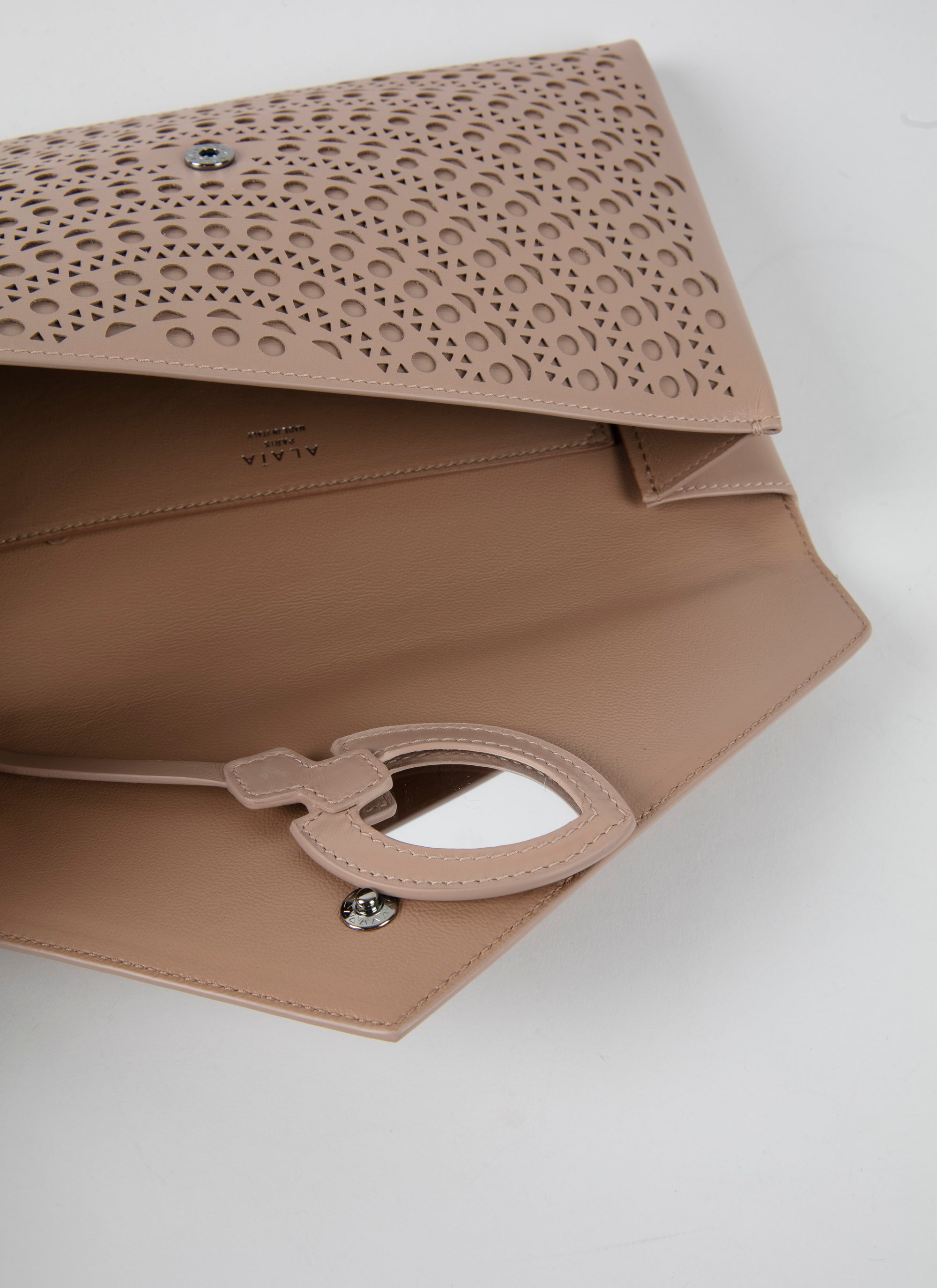 Openwork leather Oum bag - Sand