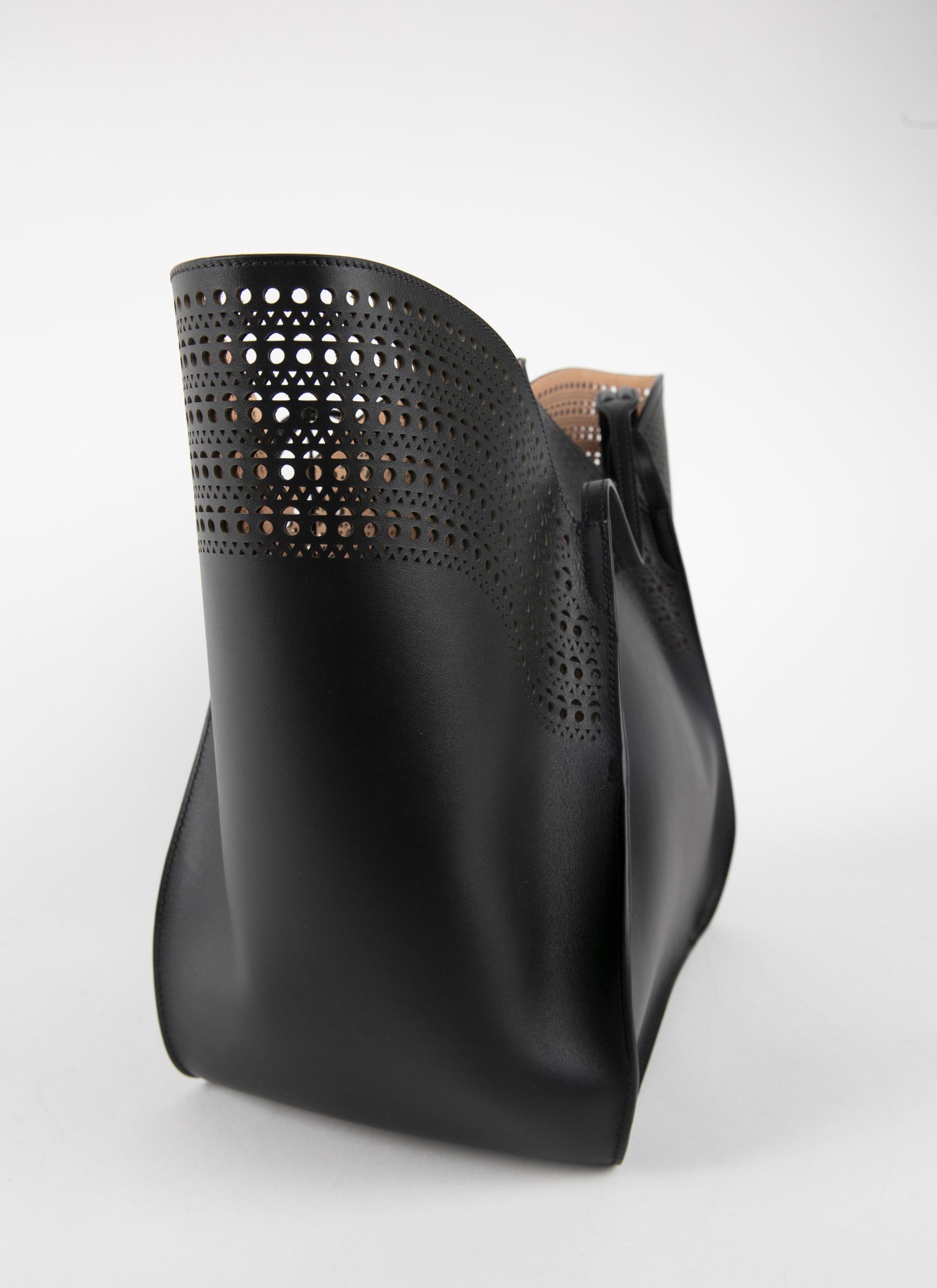 Lili 24 Bag - Black intense