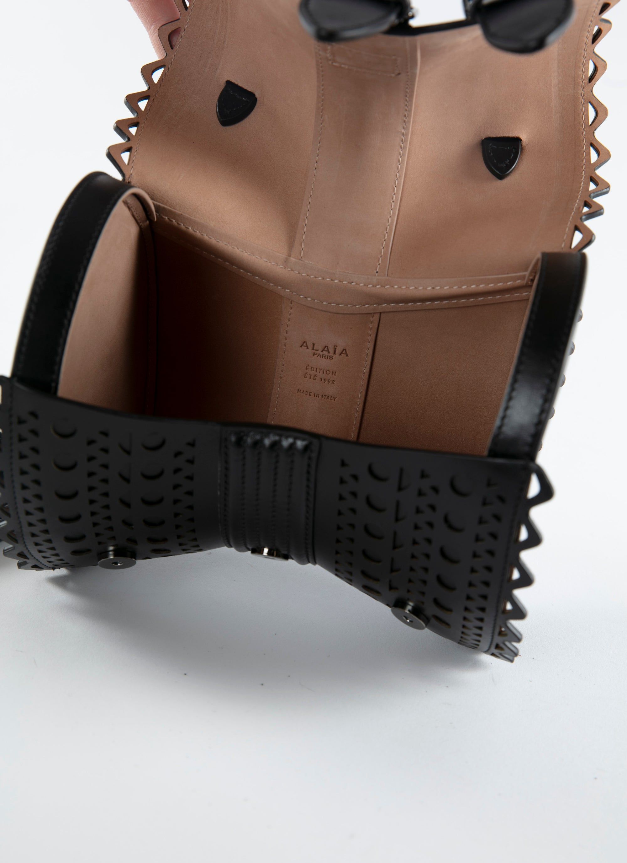 Corset bag 18 in leather - Black intense