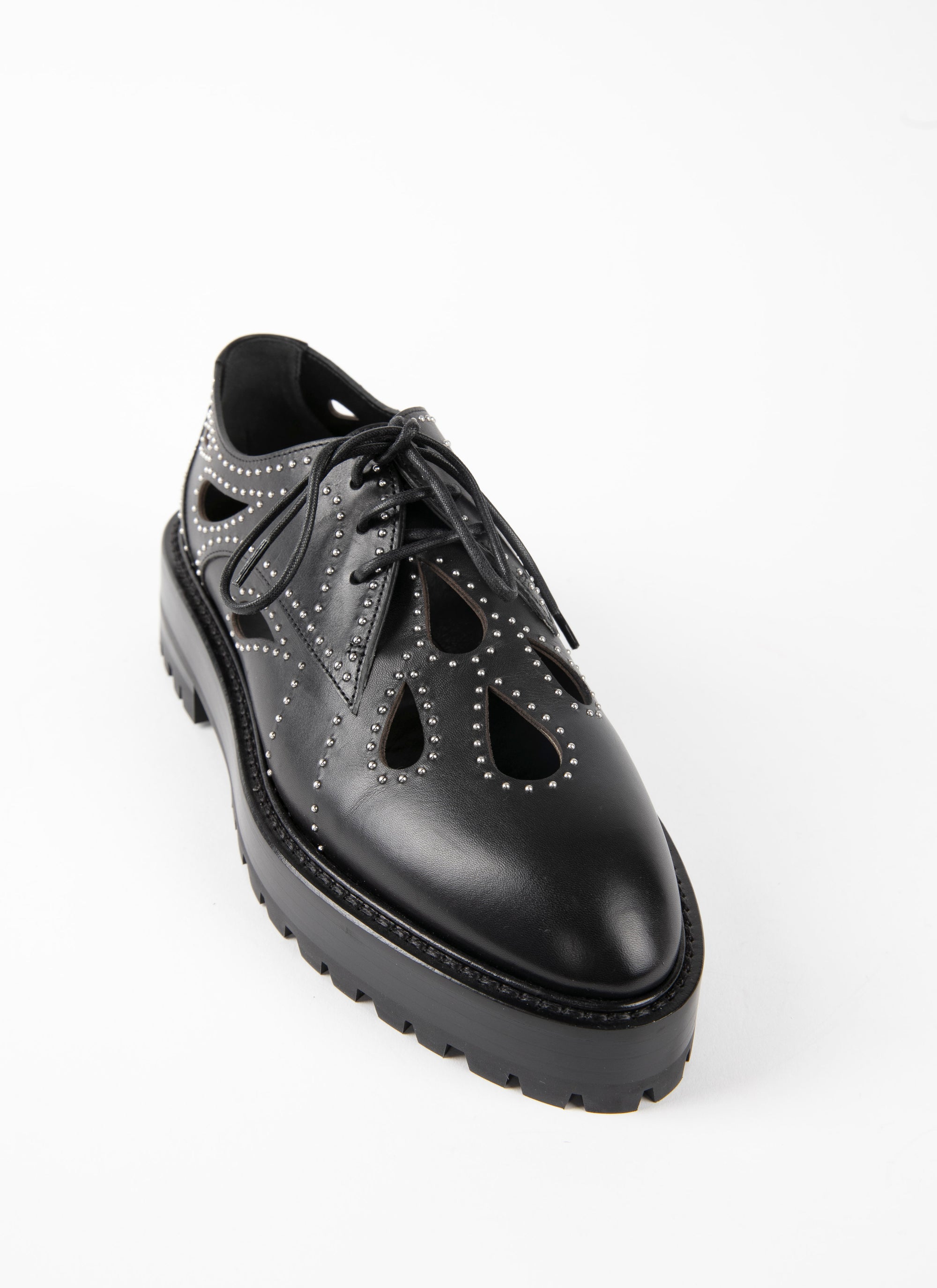 Derbies perforées et cloutées en cuir - Noir