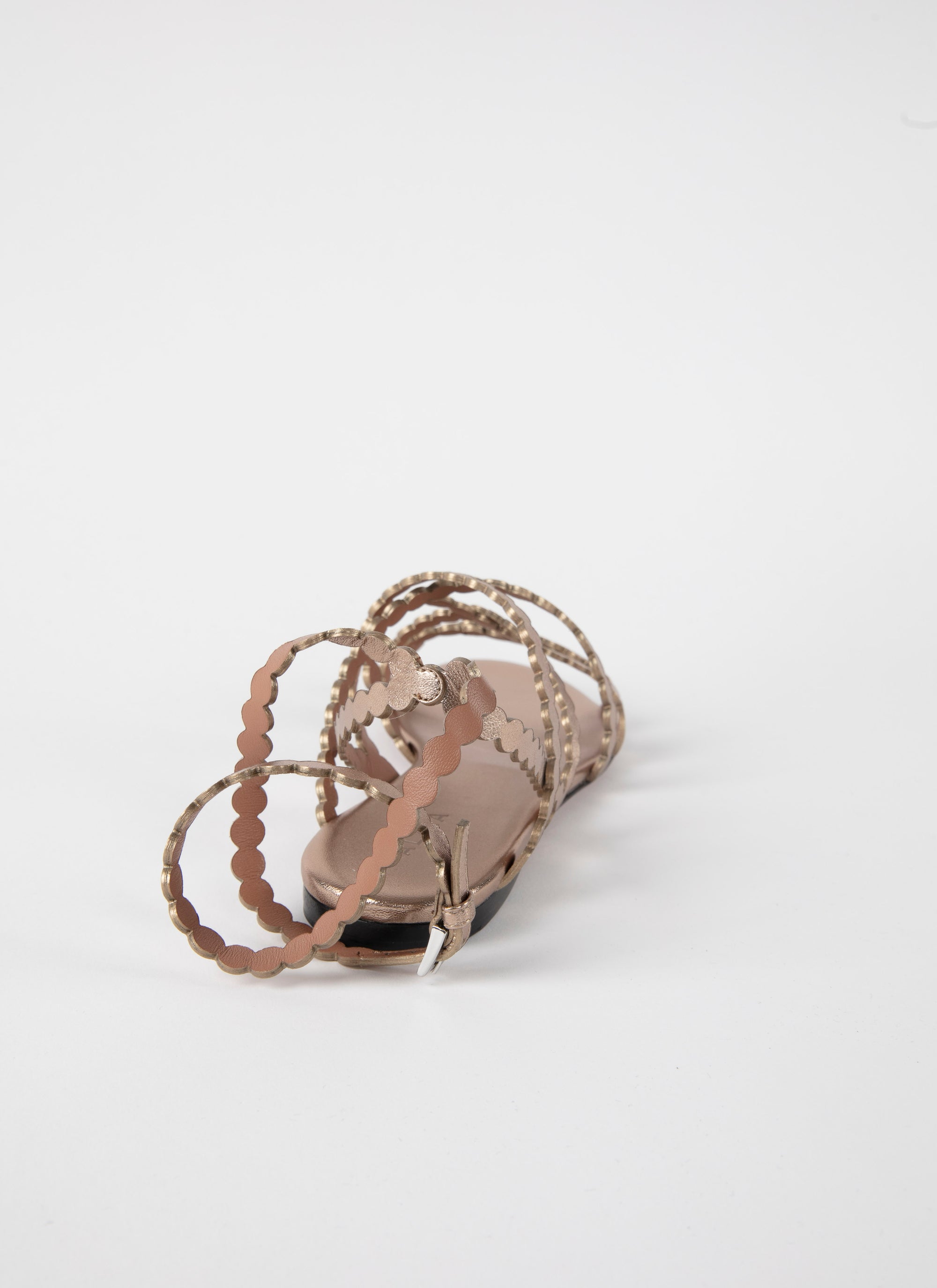 Sandales plates en cuir - Or Rose Brosse