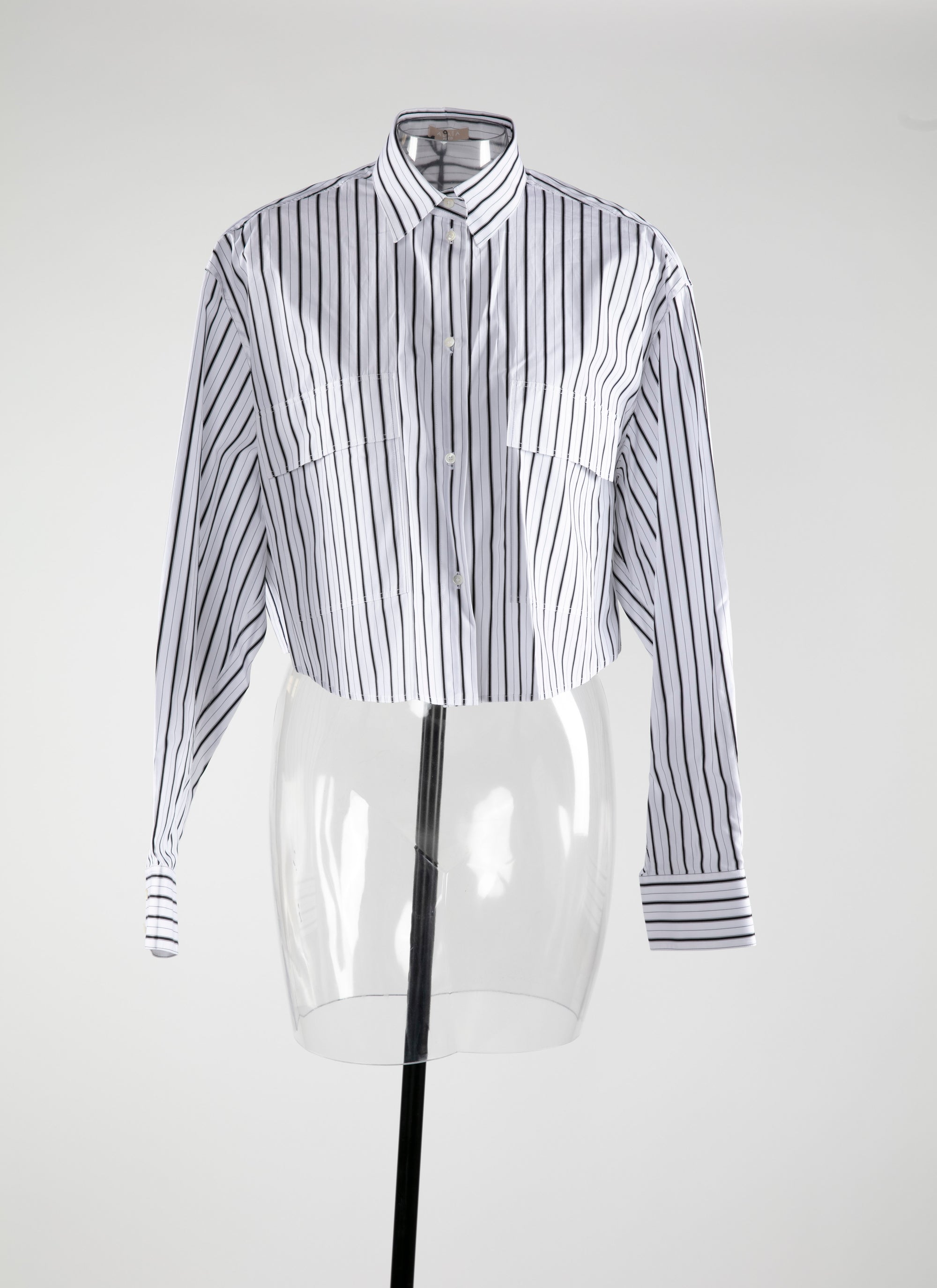 Chemise courte à grandes poches plaquées - Blanc & Noir