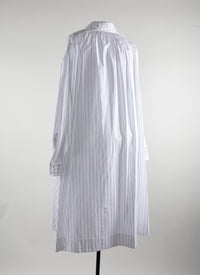 Oversized long shirt with open back - White & Blue