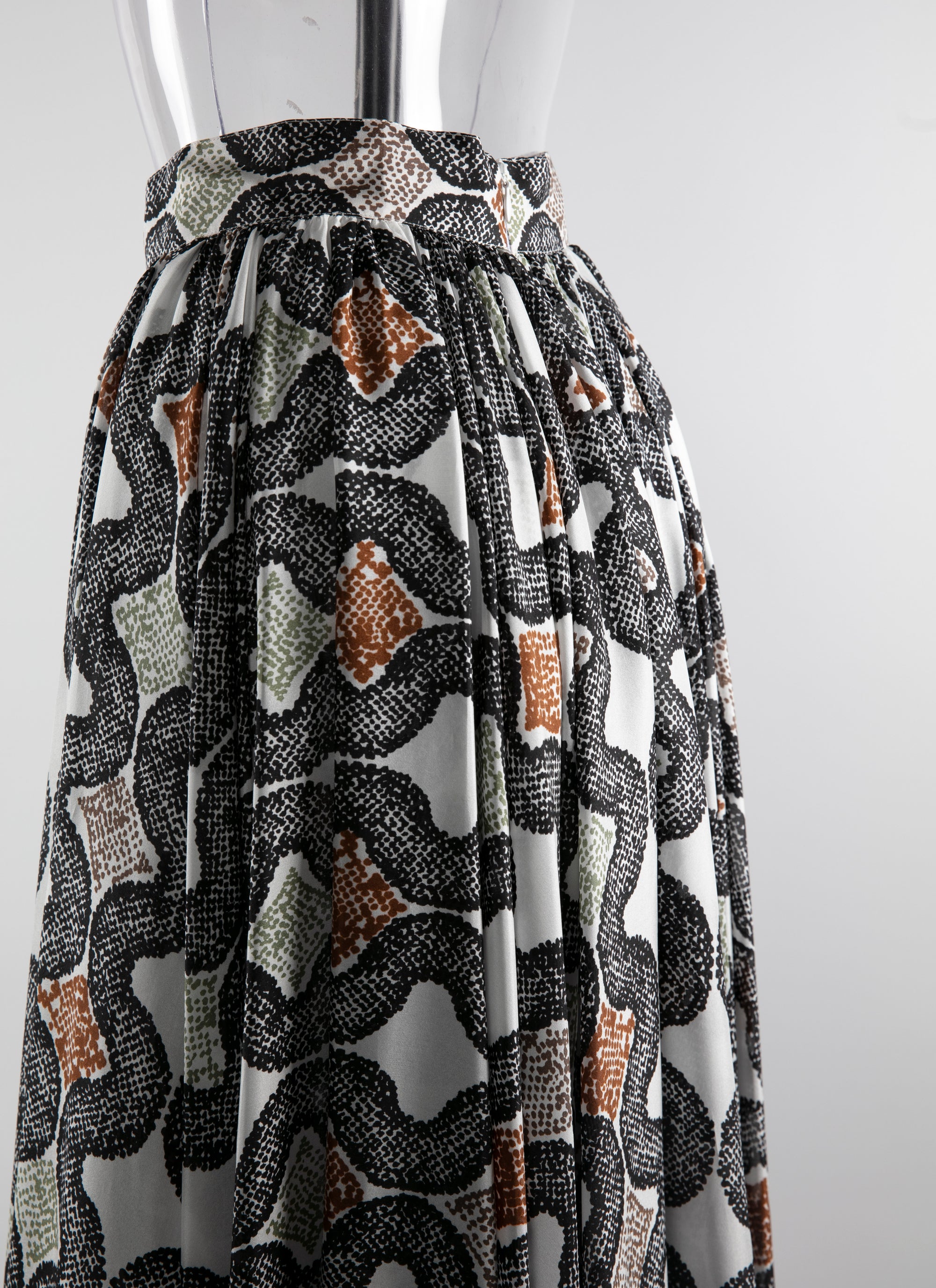 Long silk print skirt - Ivory & Black