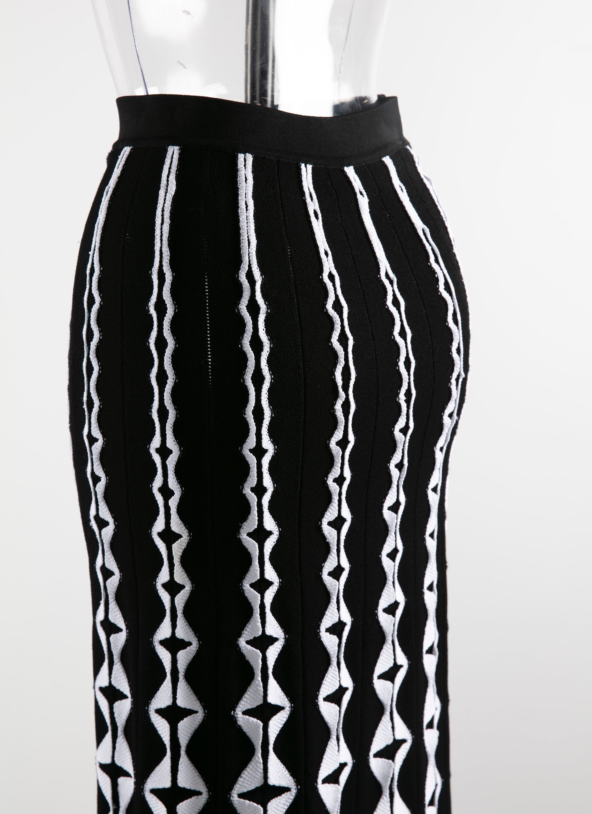 Foot skirt - Black & White