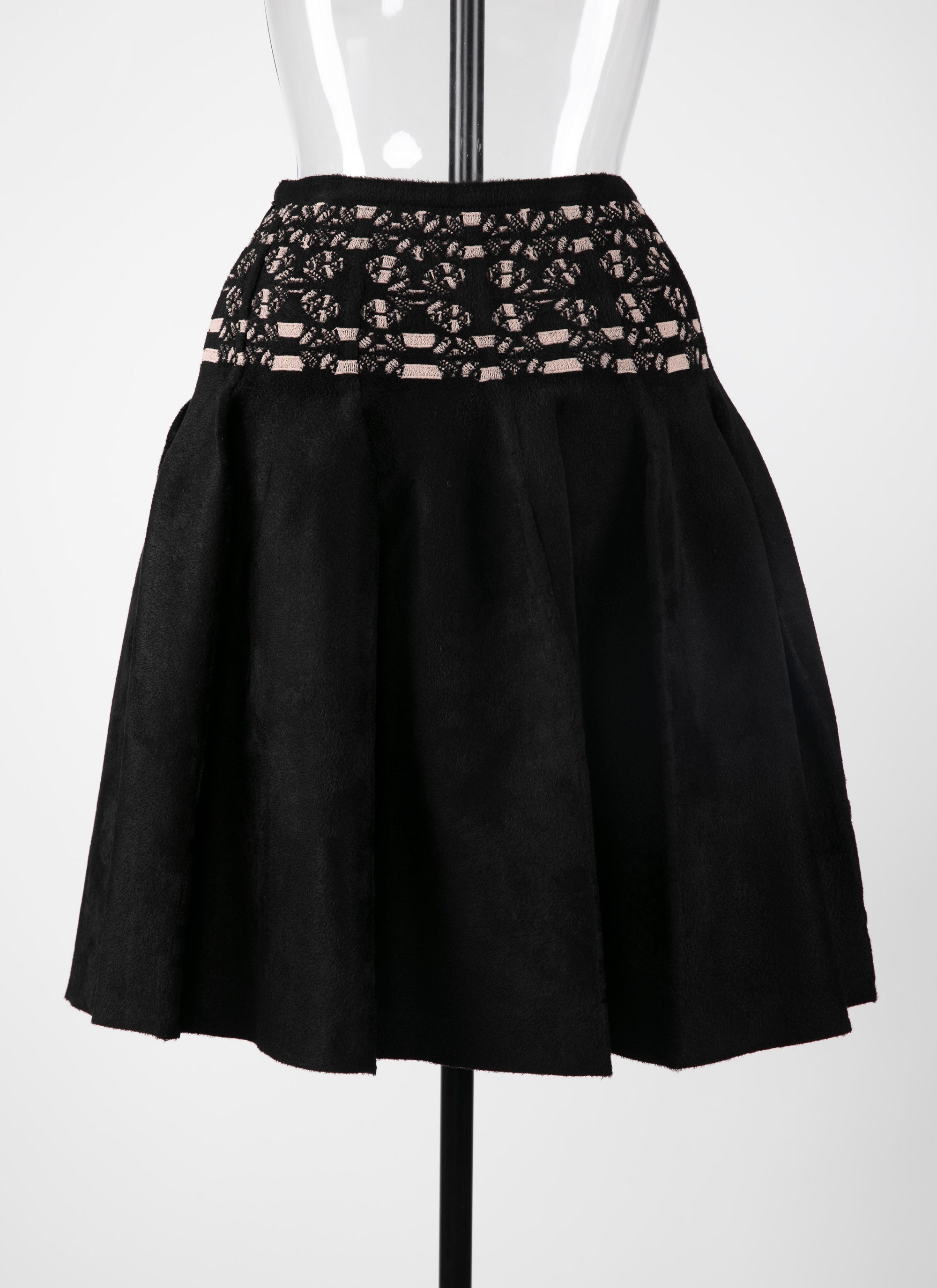 Short skirt with contrast waistband - Black & Nude