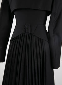 Long fitted coat with pleated detail - Black intense