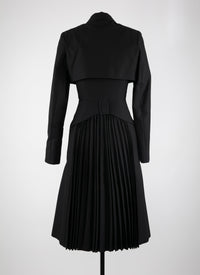 Long fitted coat with pleated detail - Black intense