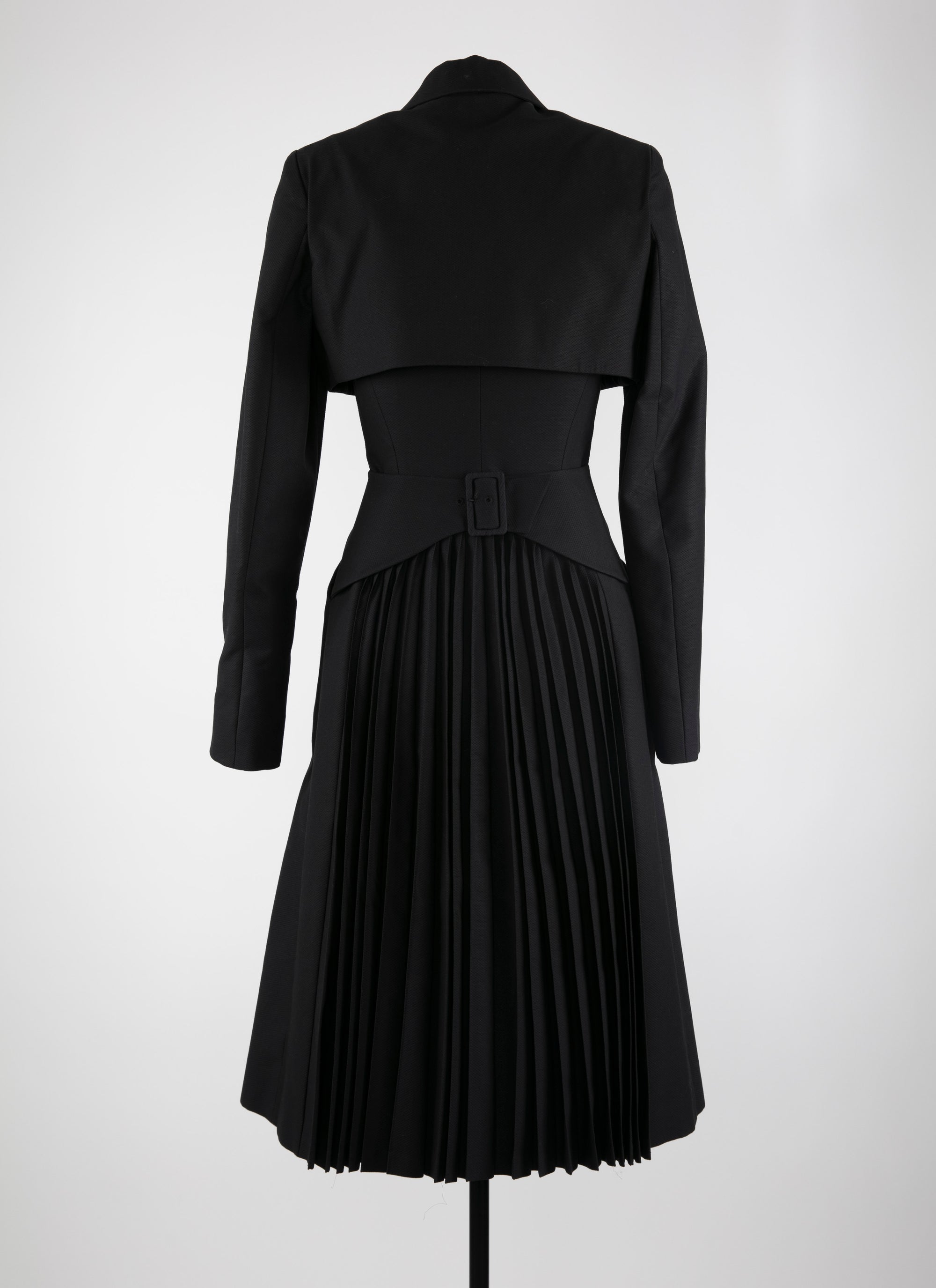 Long fitted coat with pleated detail - Black intense