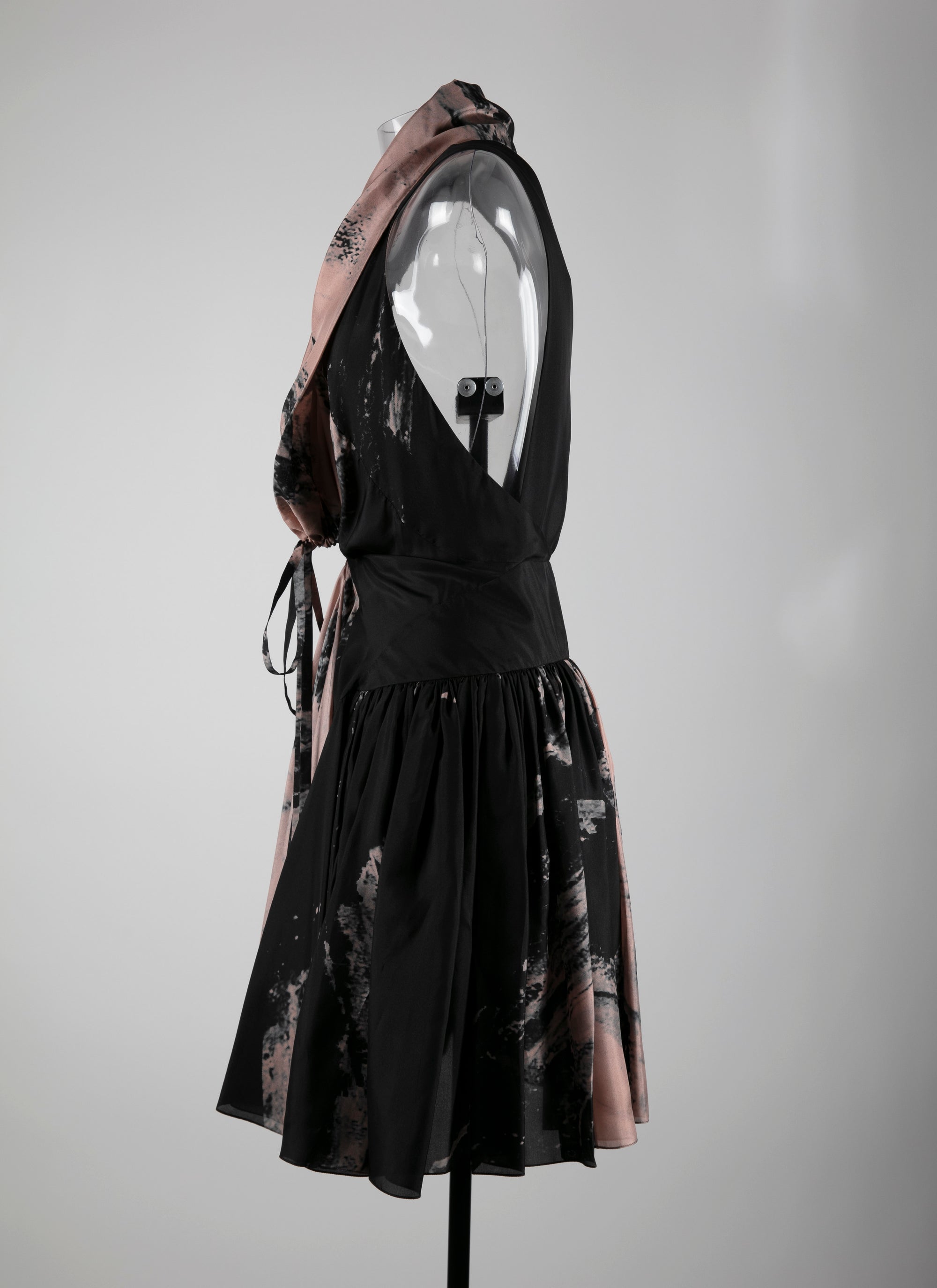 Robe évasée à imprimé floral en soie - Noir & Chair