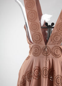 Robe longue sans manches ajourée - Nude