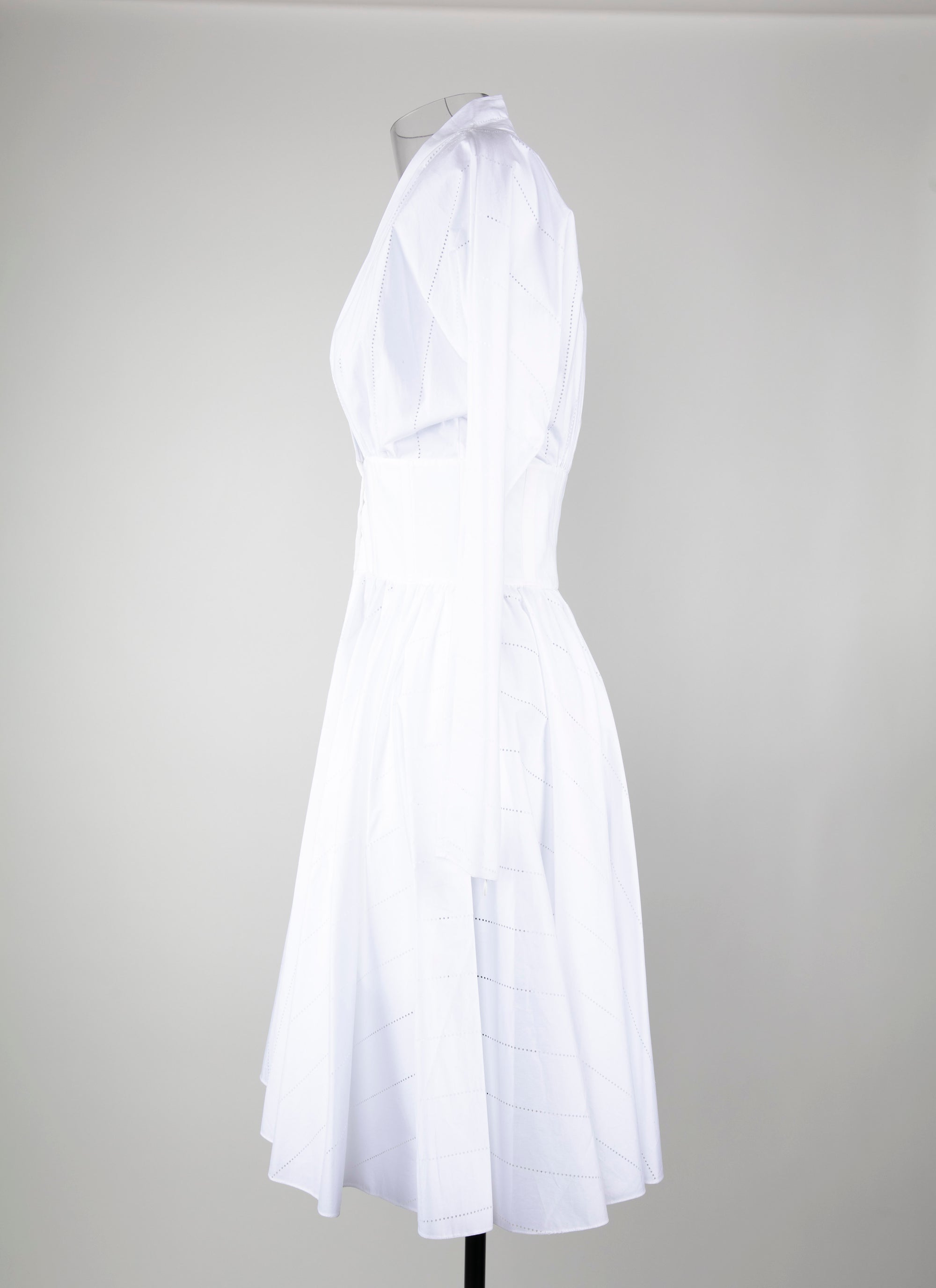 Flared short dress with fitted long sleeves - White