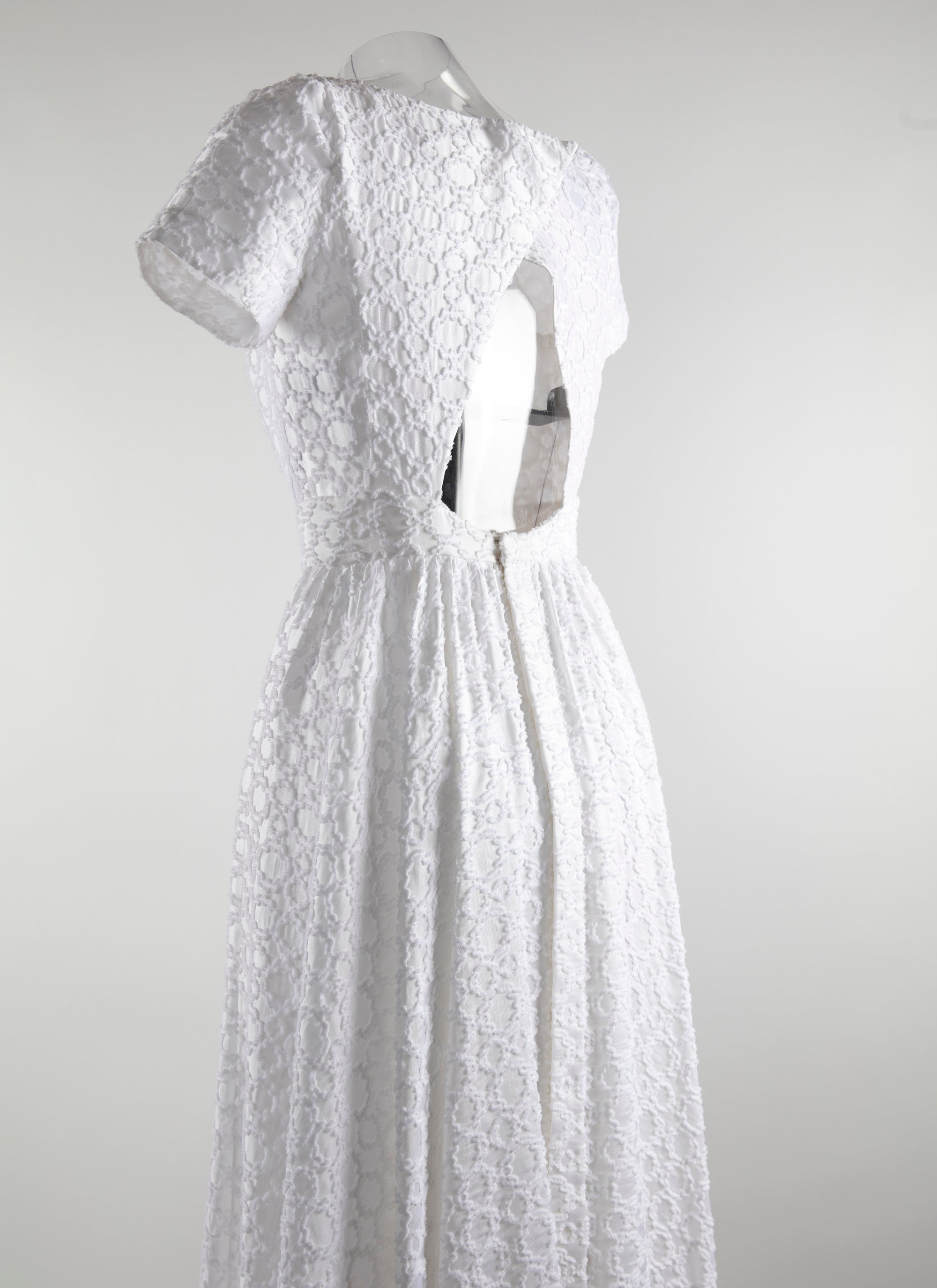 Short-sleeved halter maxi dress in silk - White