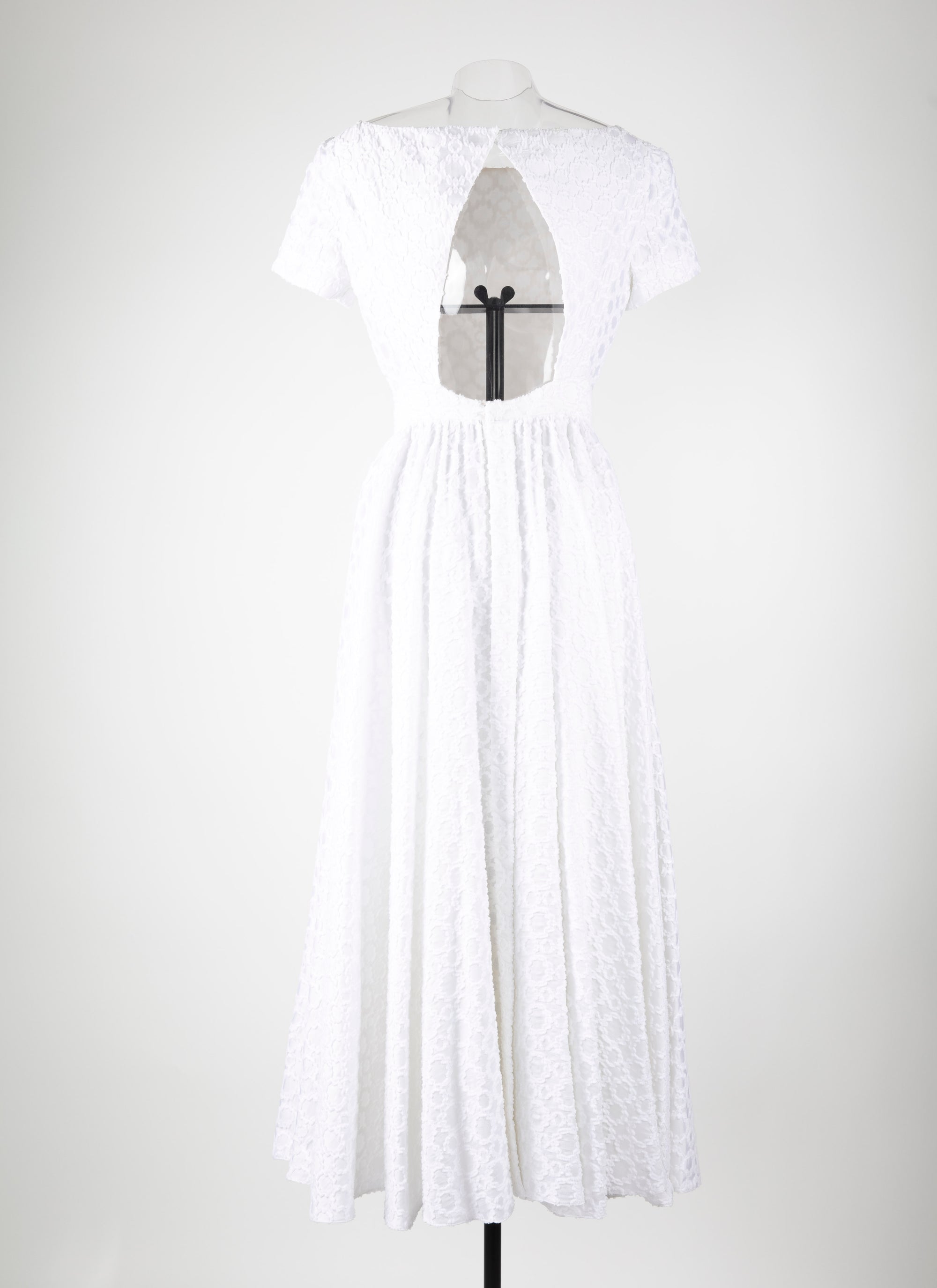 Short-sleeved halter maxi dress in silk - White