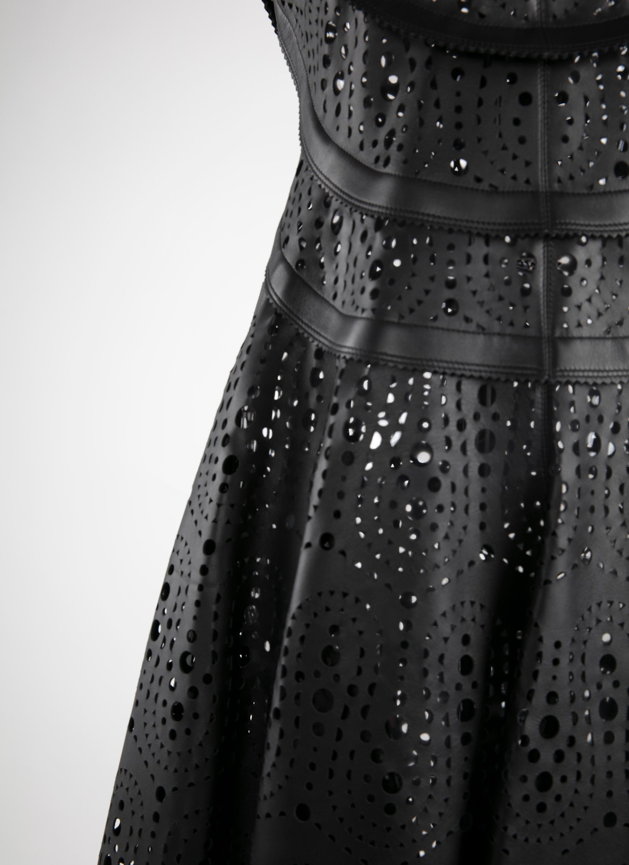 Sleeveless regular dress in leather - Black intense