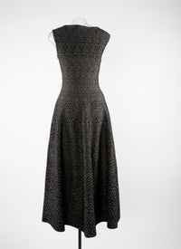 Robe longue cintrée évasée motifs contrastés - Noir & Or