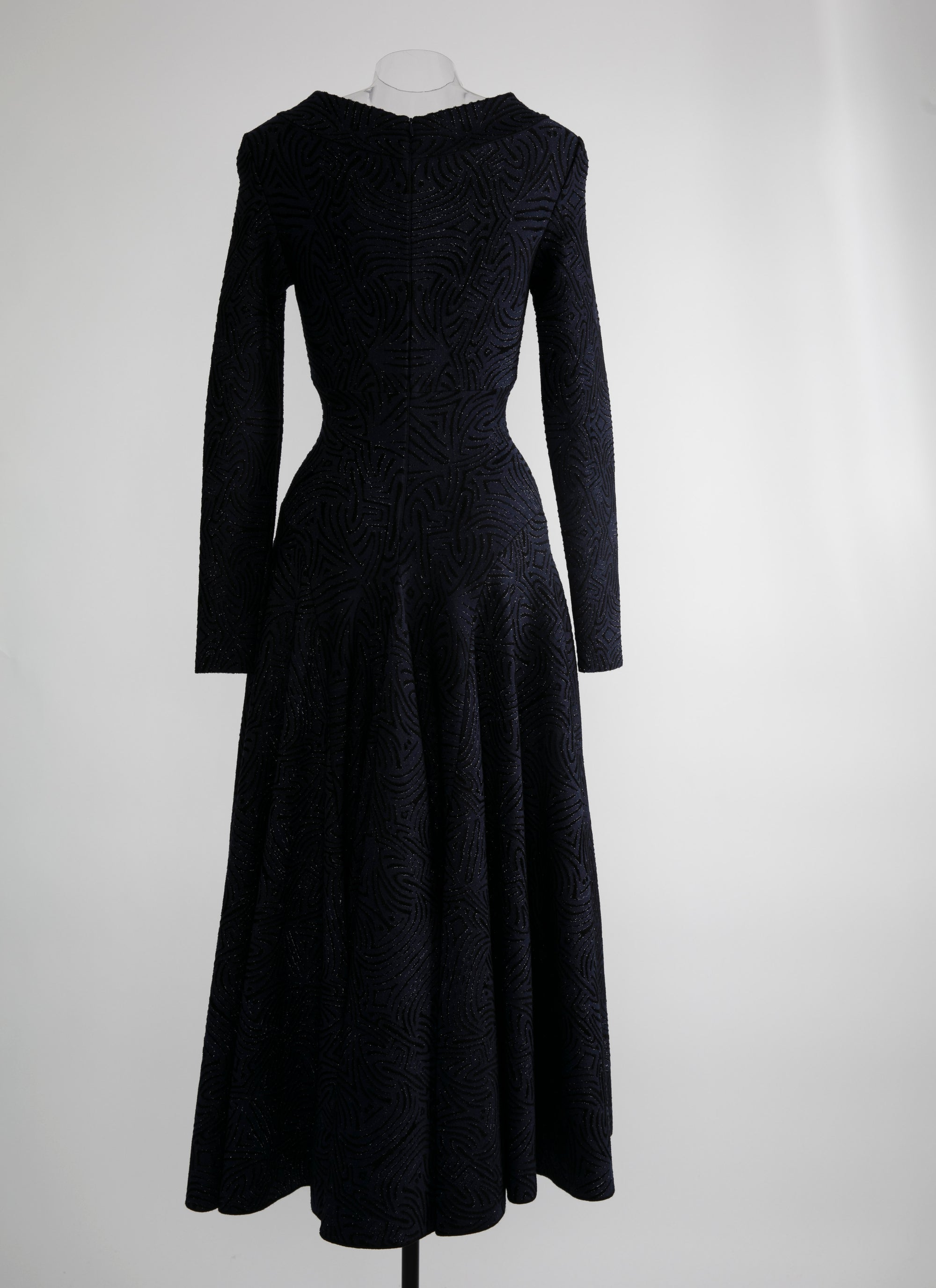 Robe longue évasée à col rond et manches longues - Nuit & Noir
