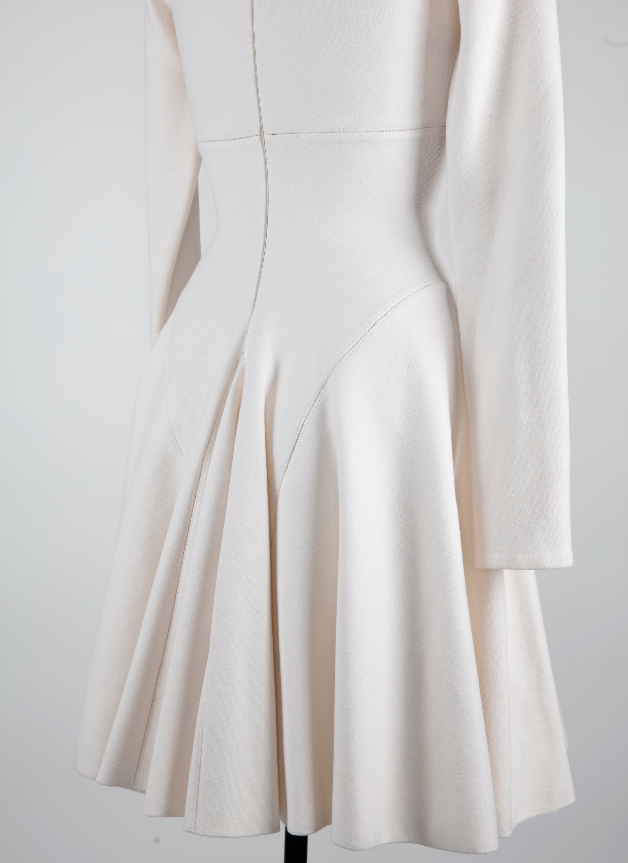 Round-neck flared short dress with long sleeves in wool - White iridescent