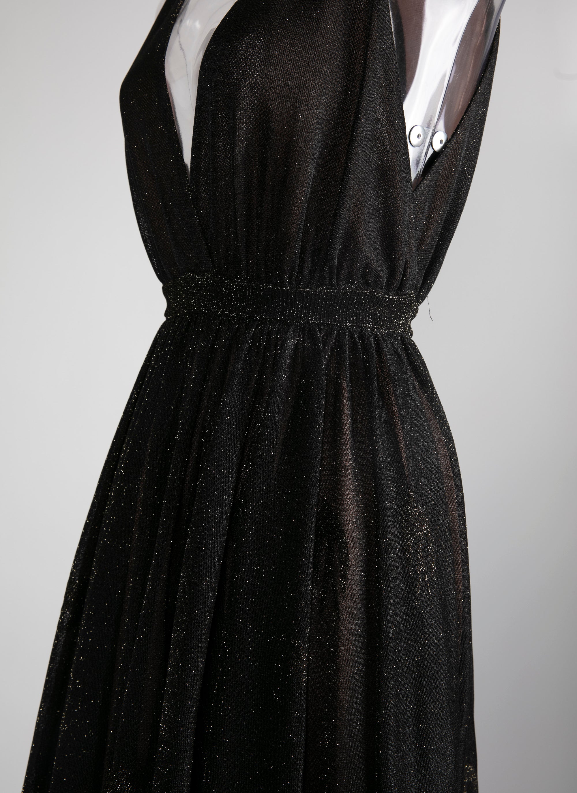 Robe longue évasée sans manches pailletée - Noir & Or