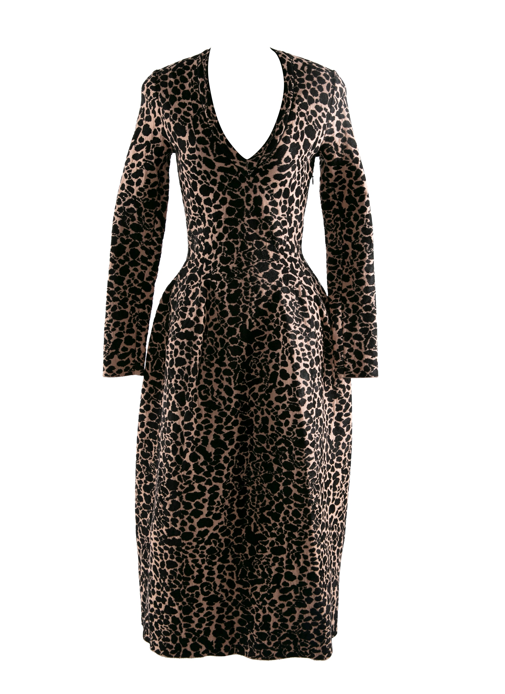 V-neck long dress with long sleeves in wool - Flesh & Black