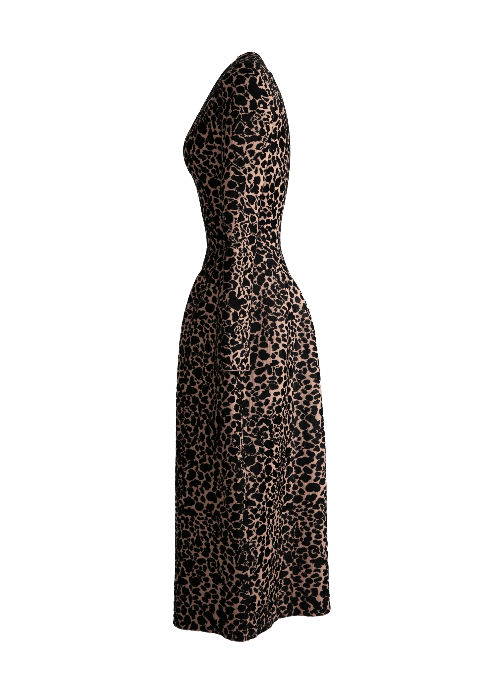 V-neck long dress with long sleeves in wool - Flesh & Black