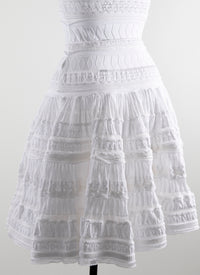 Short flared dress with embroidered details and short sleeves - White