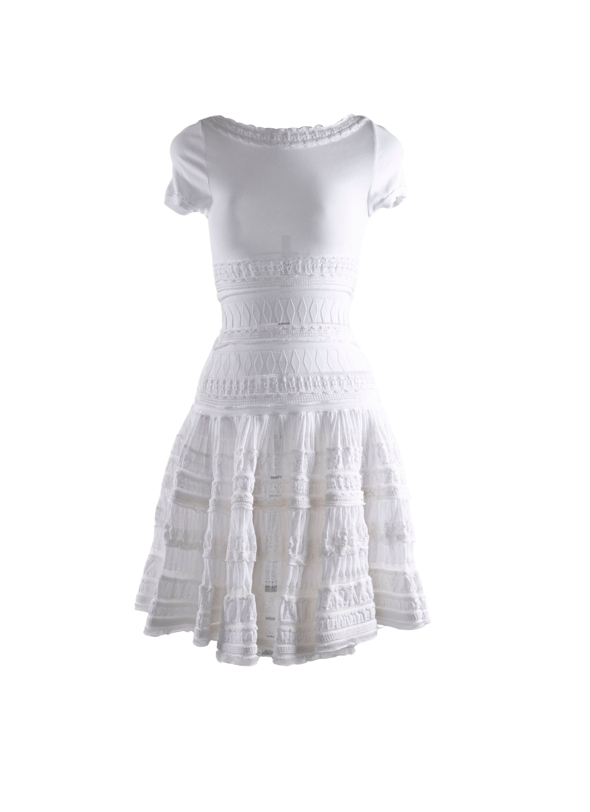 Short flared dress with embroidered details and short sleeves - White