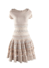 Robe courte évasée détails brodés à manches courtes - Nude