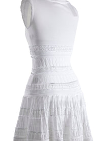 Robe longue évasée à détails brodés et col carré - Blanc