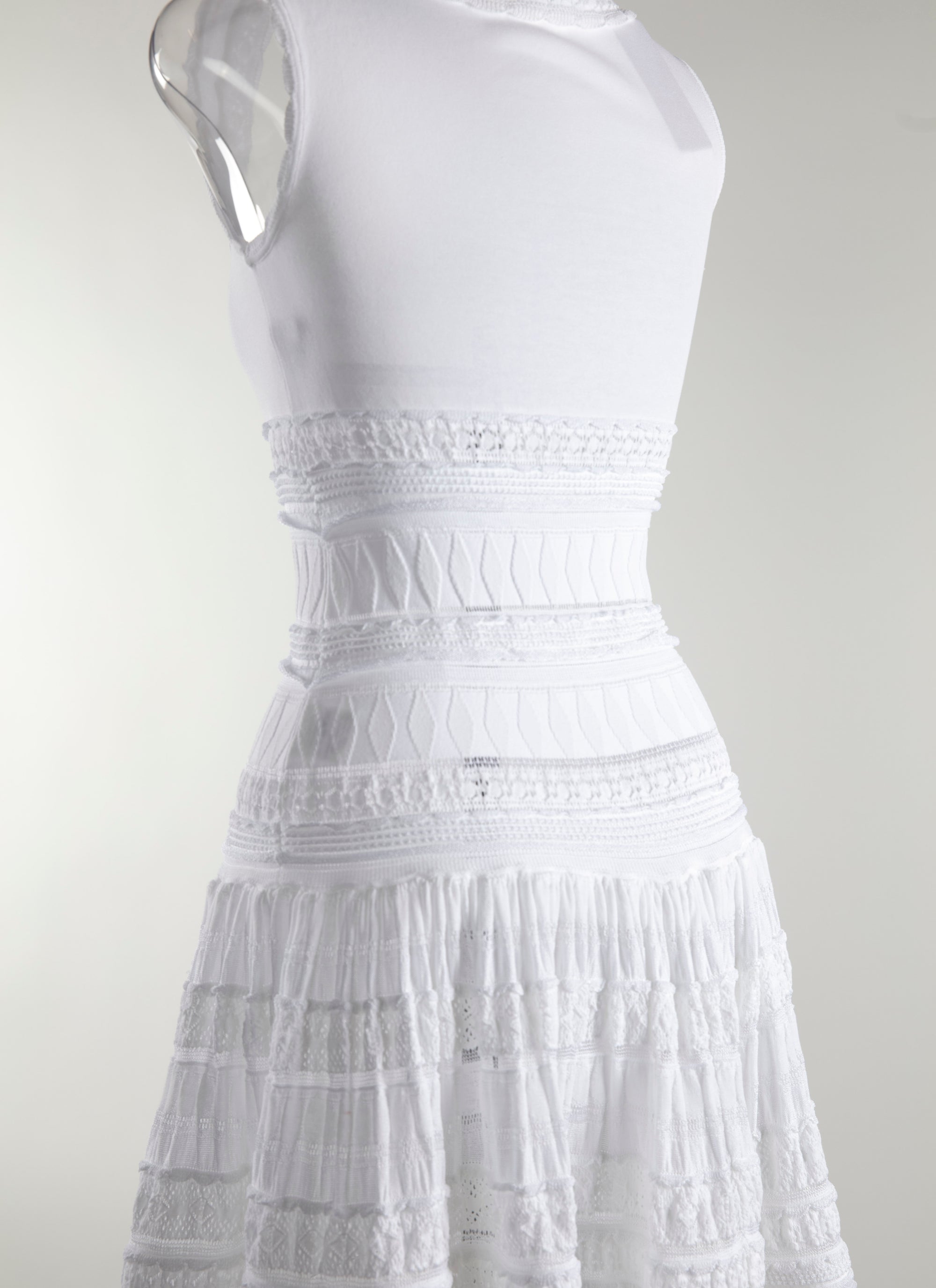 Sleeveless flared maxi dress with embroidered details and square collar - White