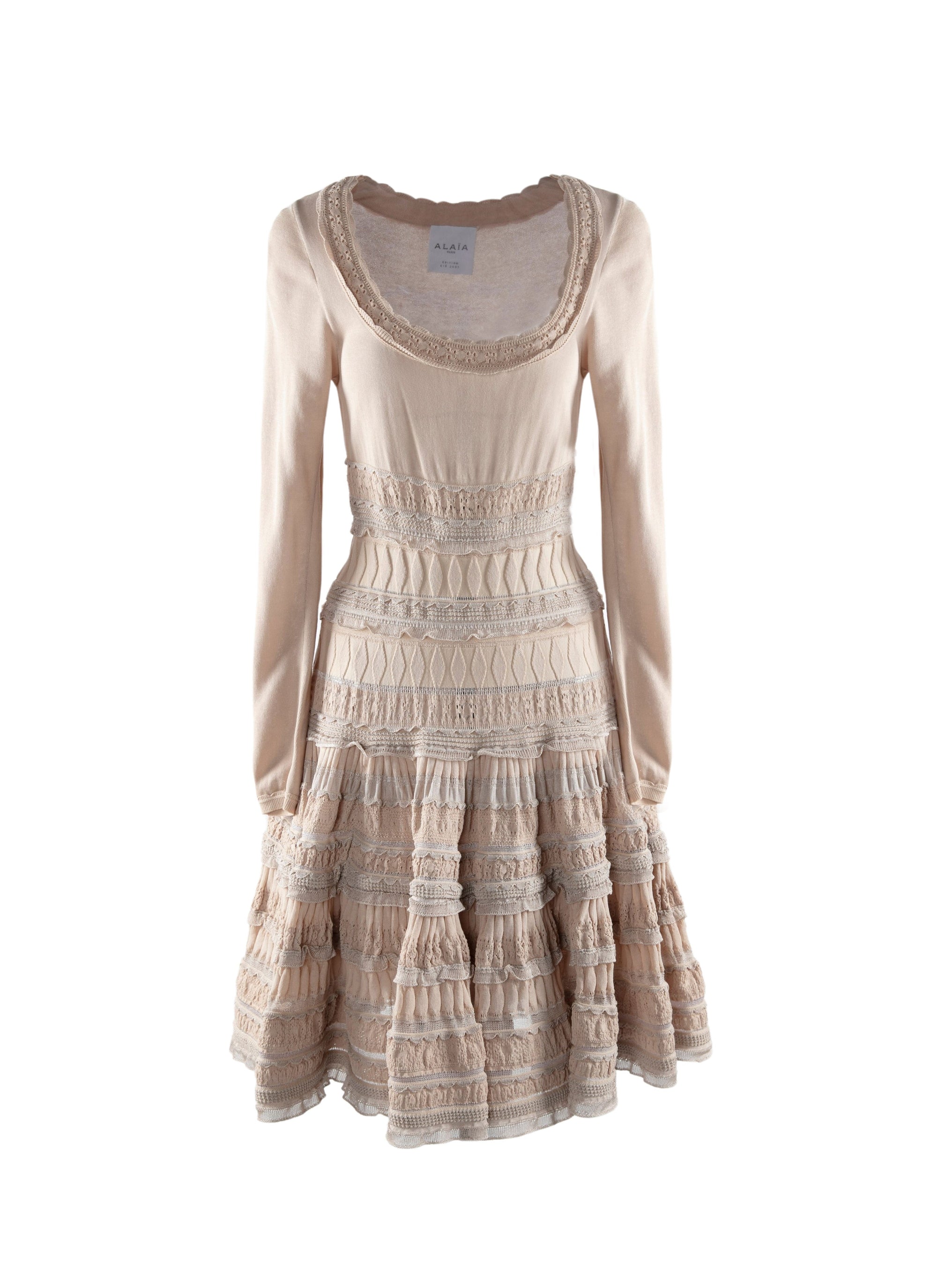 Short dress with embroidered details and long sleeves - Nude