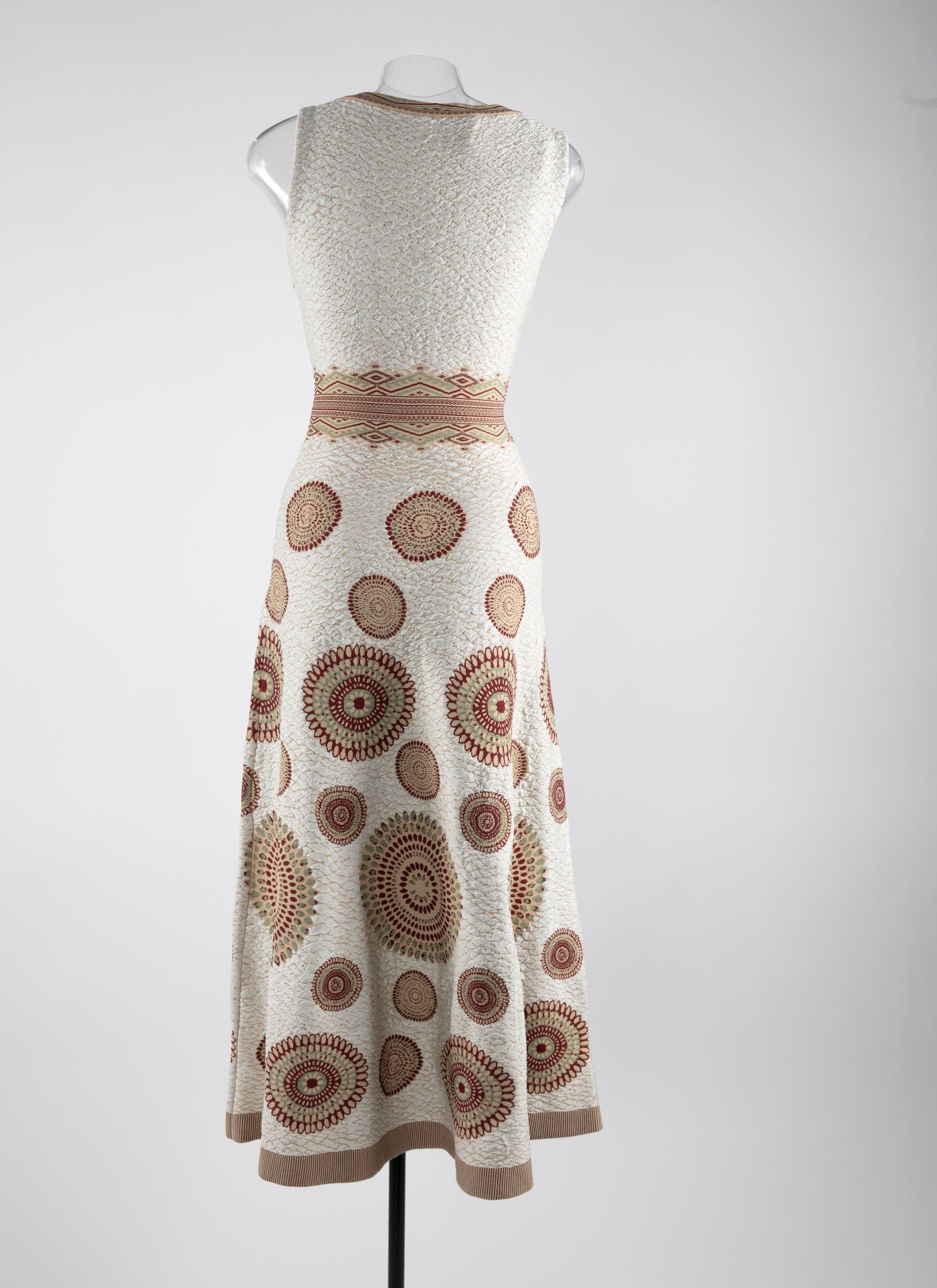 Sleeveless textured circle maxi dress - White & Bordeaux