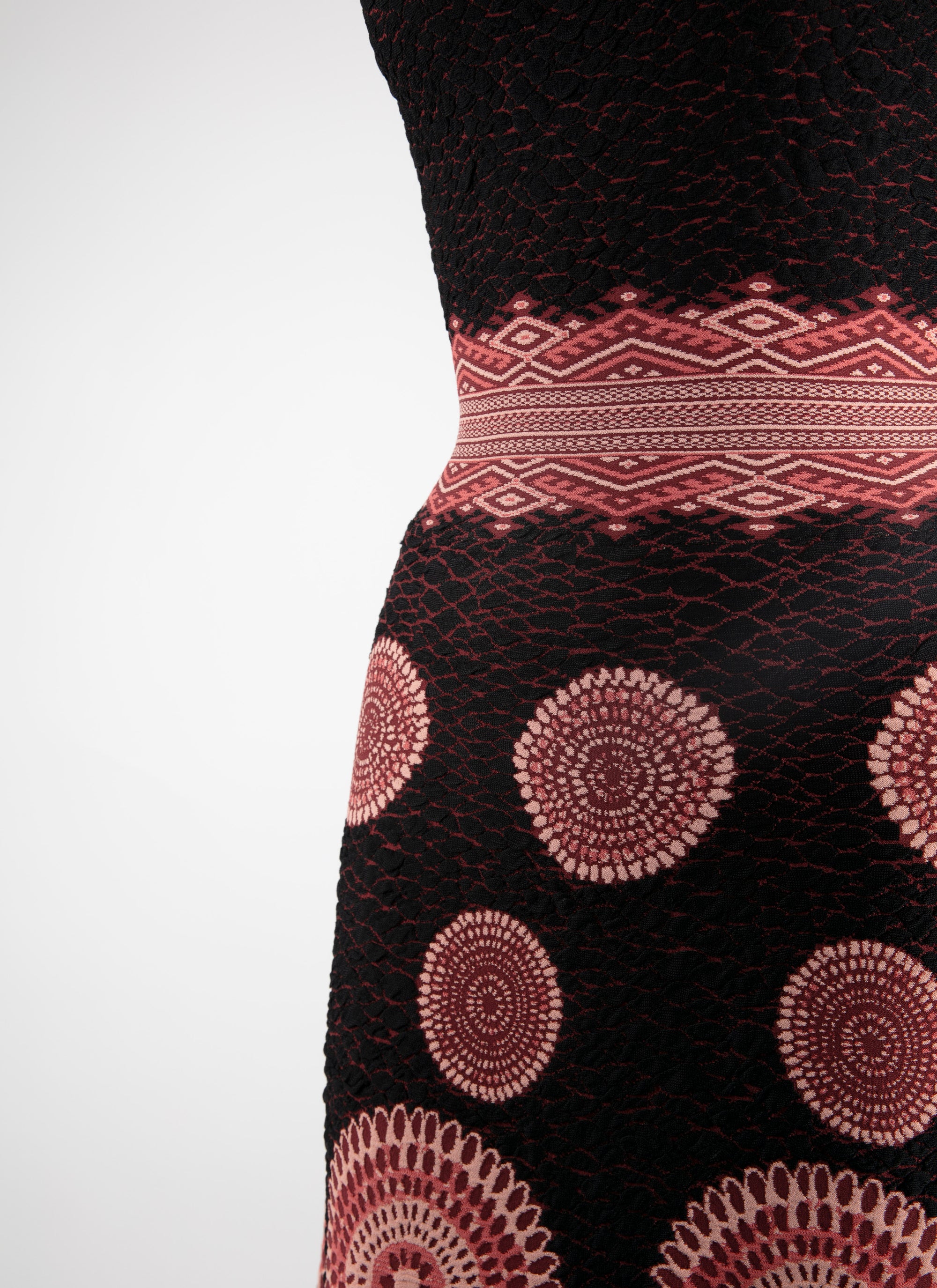 Sleeveless textured circle maxi dress - Black & Bordeaux